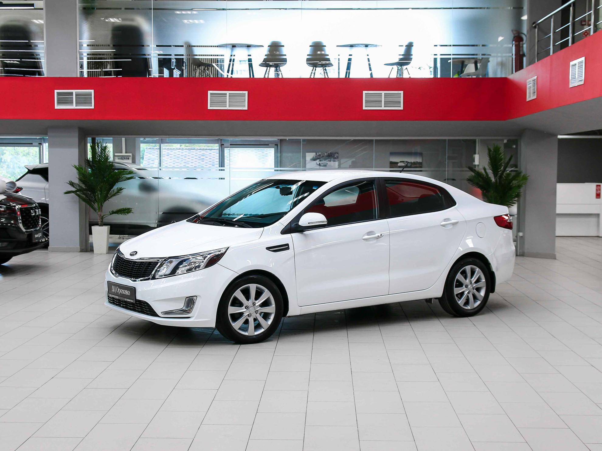 Kia Rio 2014, белый, ДЦ Орехово