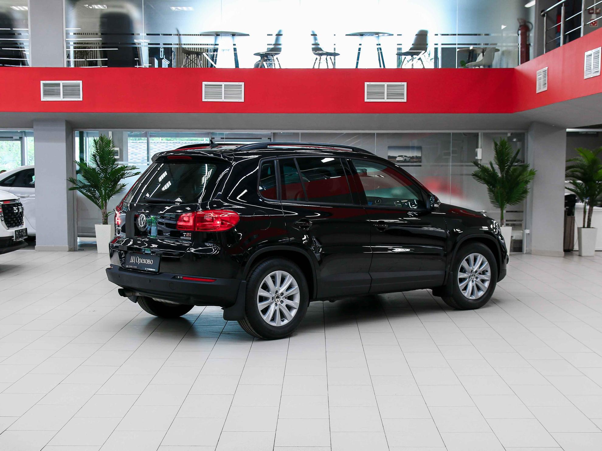 Volkswagen Tiguan 2012, черный, ДЦ Орехово