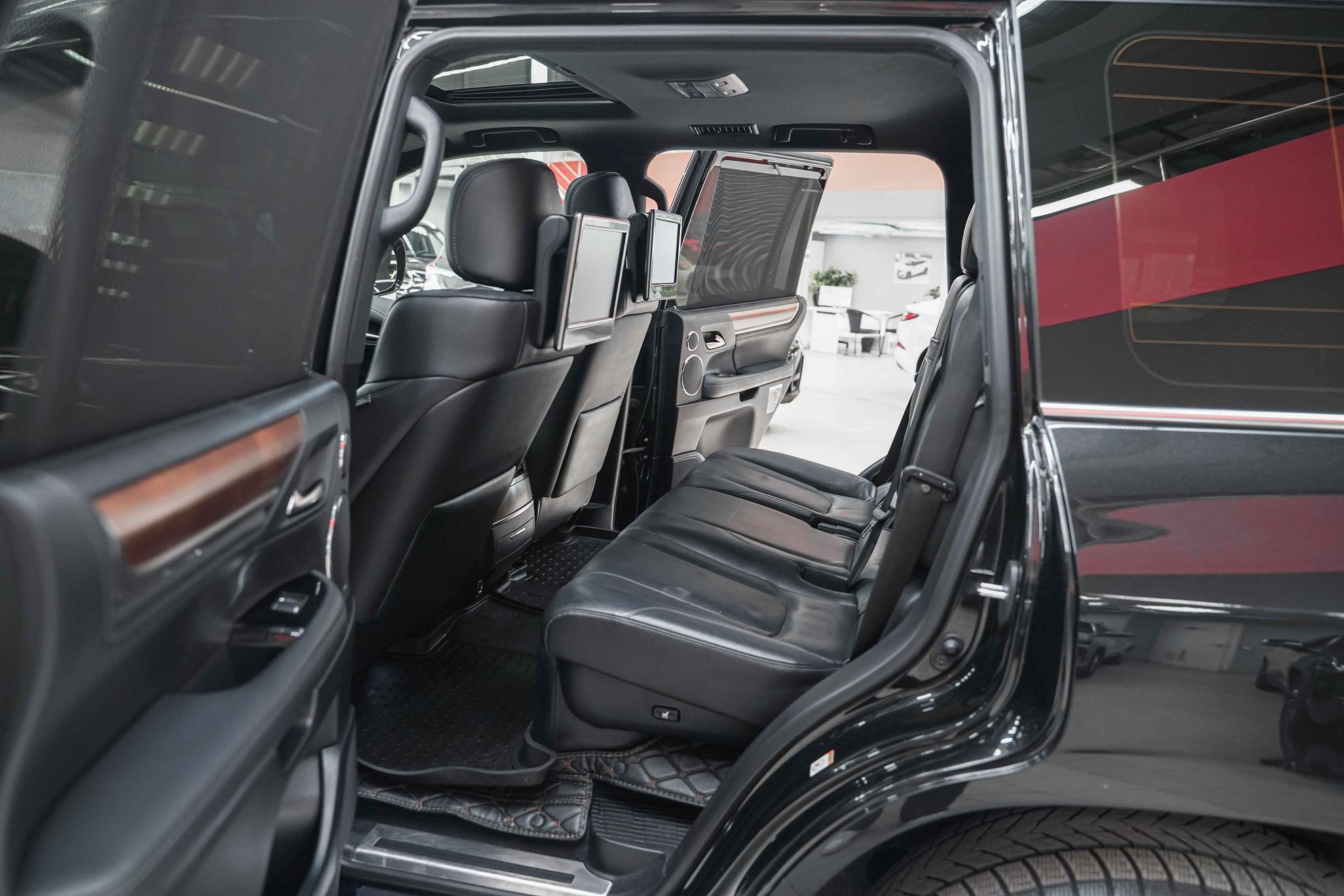 Lexus LX 2017, черный, ДЦ Орехово