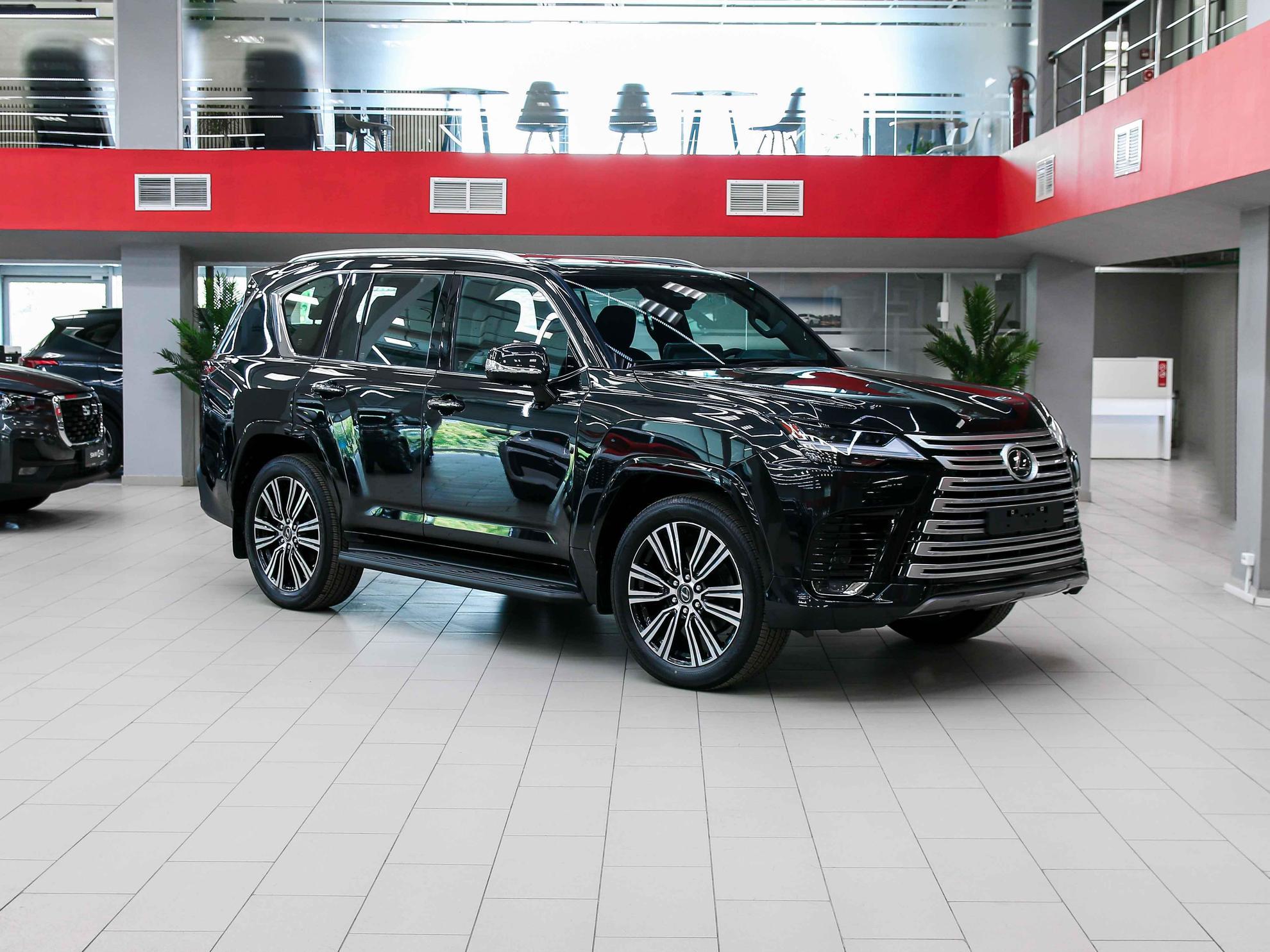 Lexus LX 2026, черный, ДЦ Орехово
