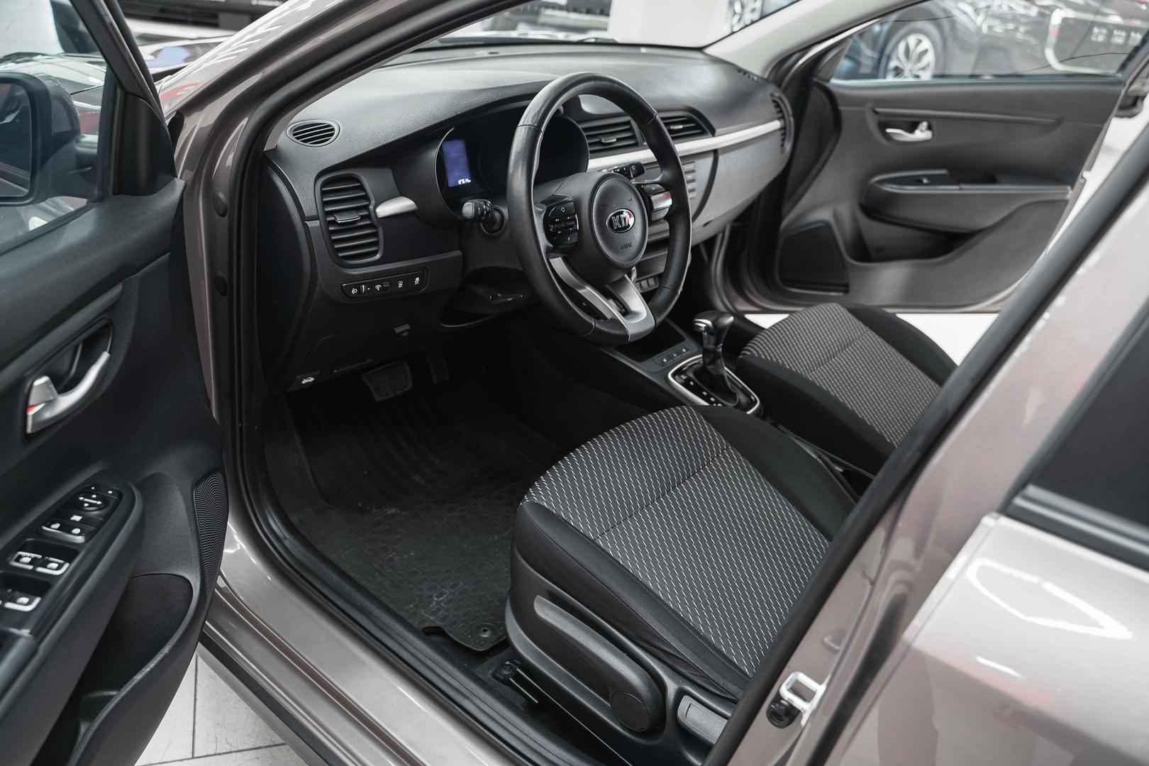 Kia Rio X-Line 2018, коричневый, ДЦ Орехово