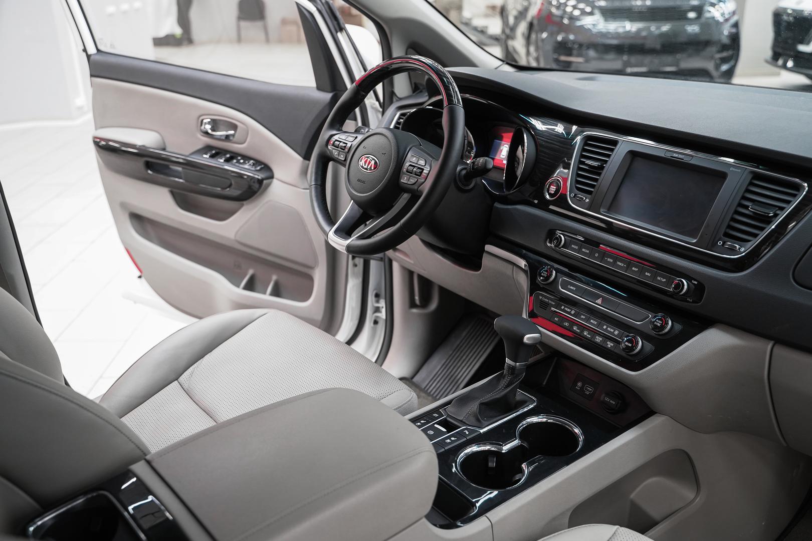 Kia Carnival 2019, белый, ДЦ Орехово