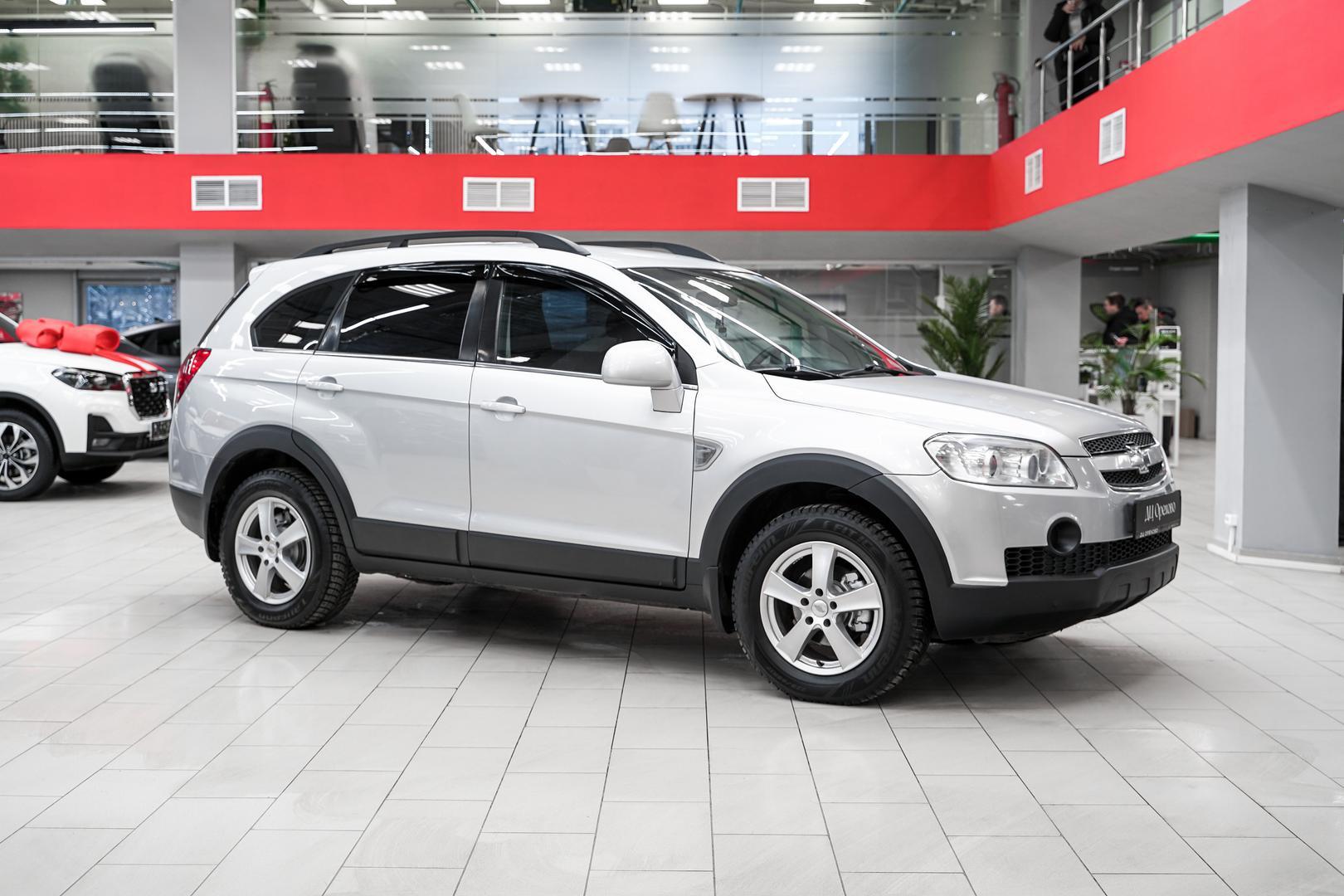 Chevrolet Captiva 2010, серебряный, ДЦ Орехово