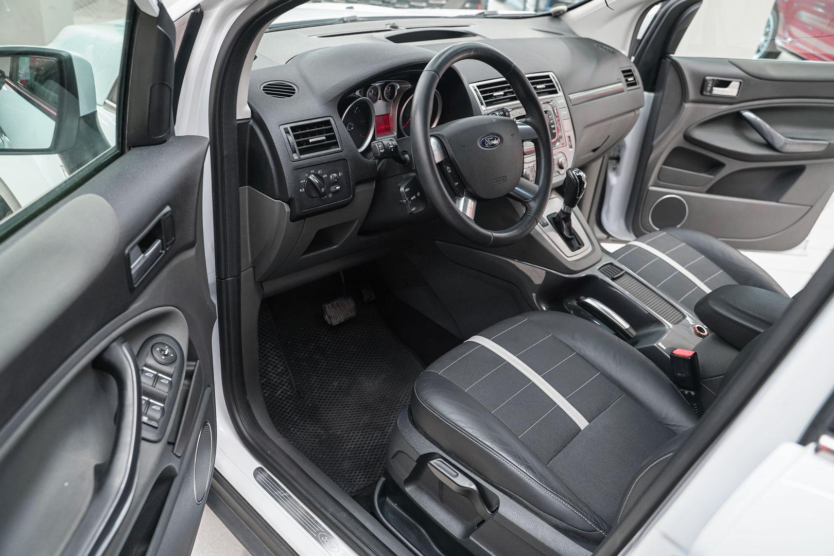 Ford Kuga 2012, белый, ДЦ Орехово
