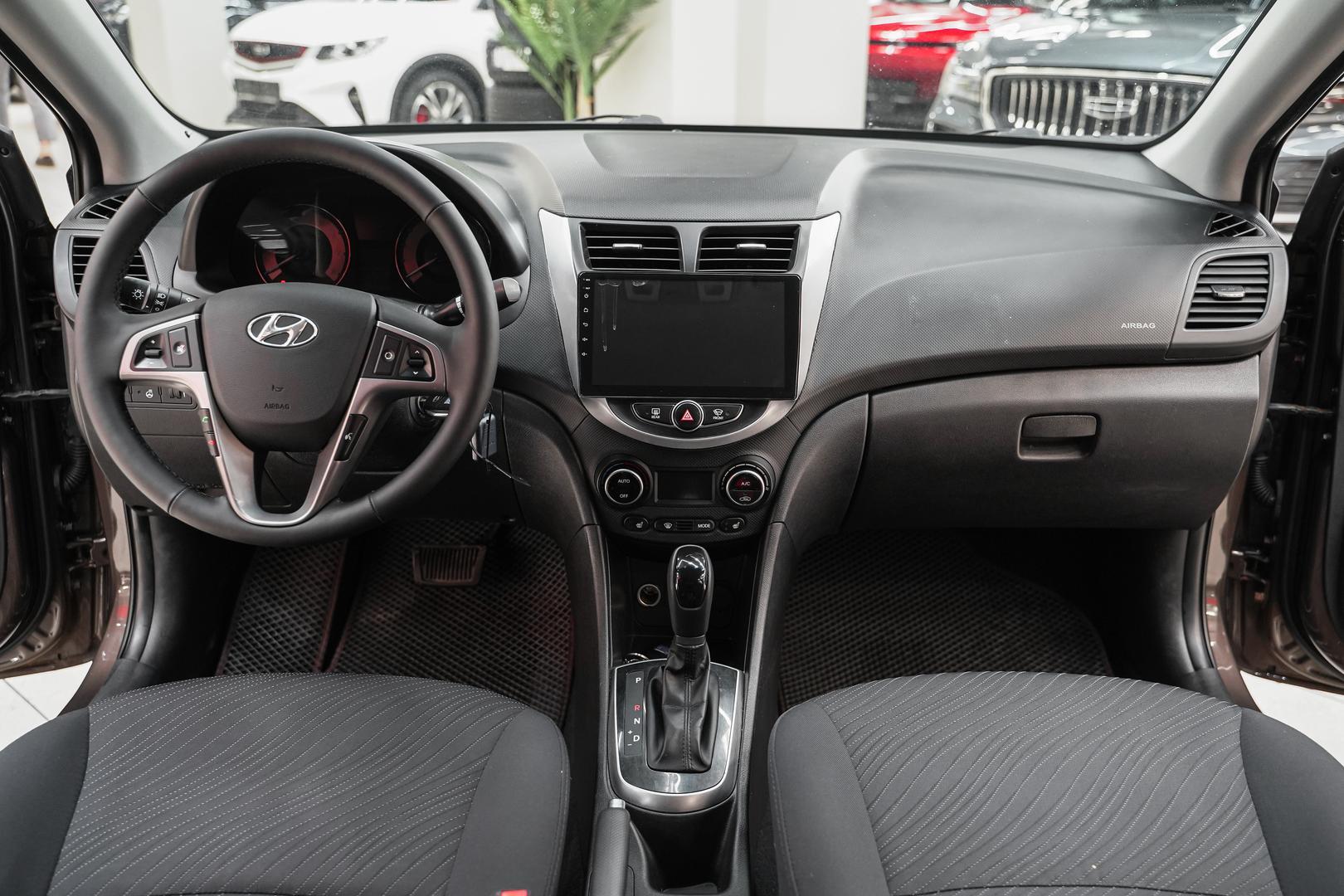 Hyundai Solaris 2014, коричневый, ДЦ Орехово