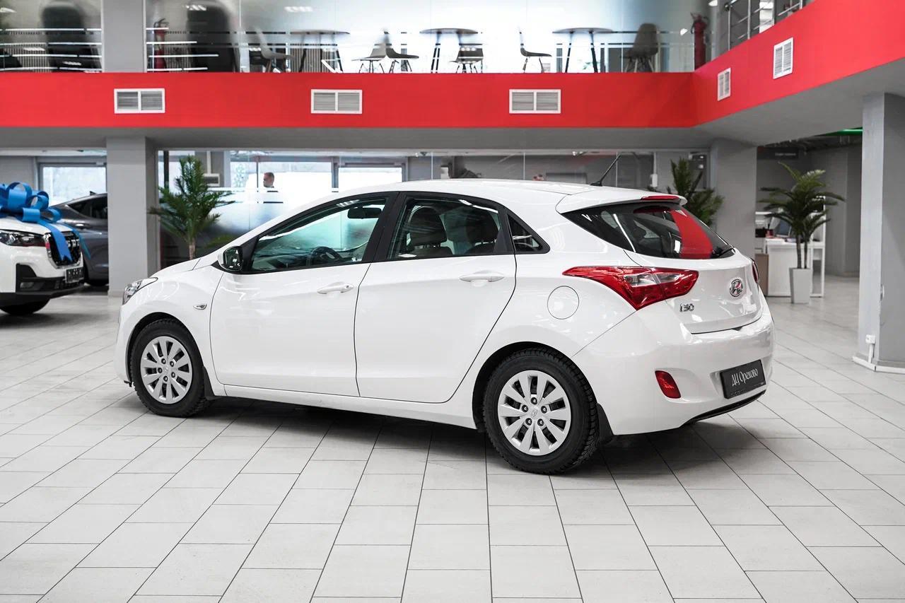 Hyundai i30 2016, белый, ДЦ Орехово