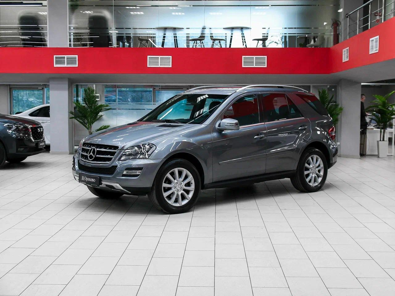 Mercedes-Benz M-Класс 2010, серый, ДЦ Орехово