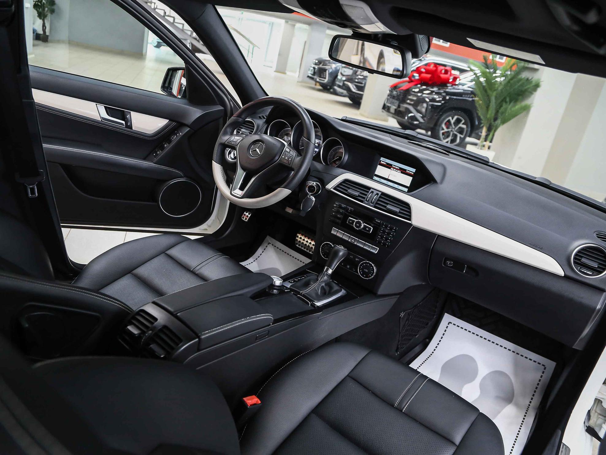 Mercedes-Benz C-Класс 2012, белый, ДЦ Орехово