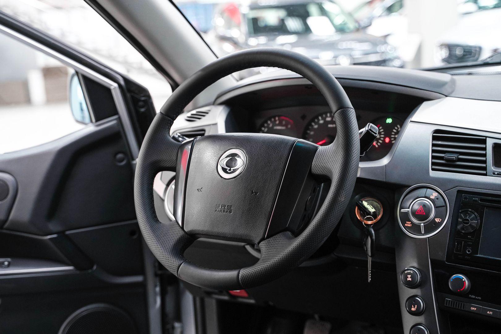 SsangYong Kyron 2013, серебряный, ДЦ Орехово