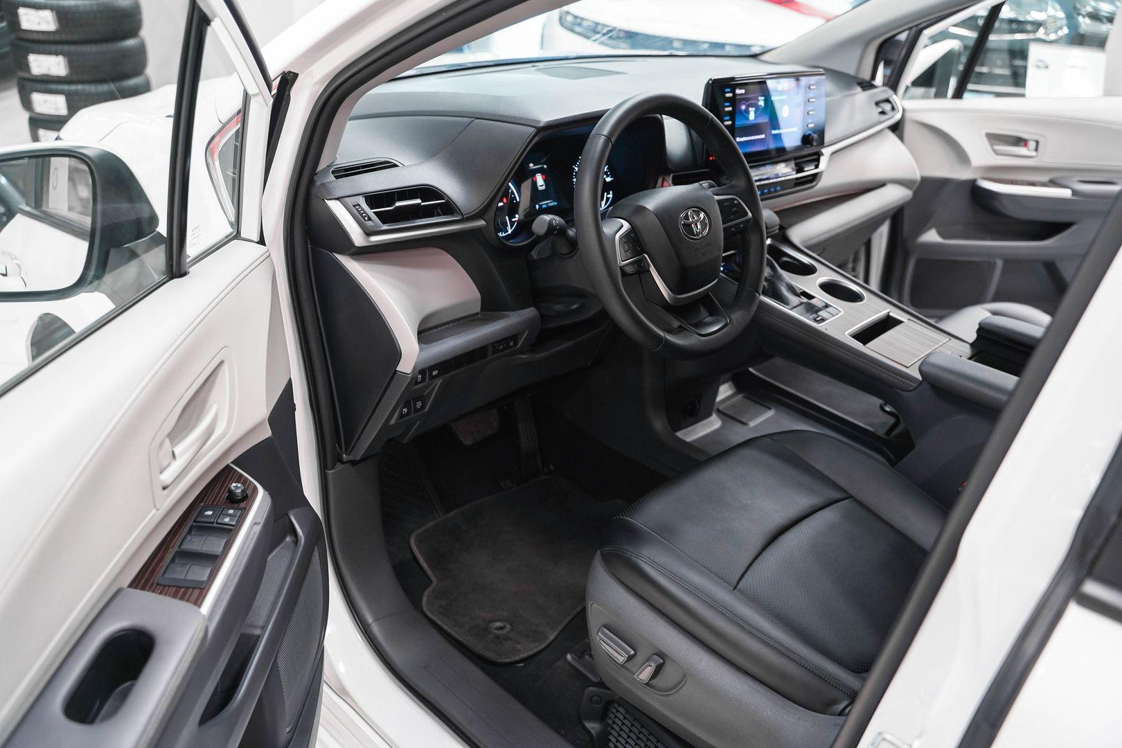 Toyota Sienna 2021, белый, ДЦ Орехово