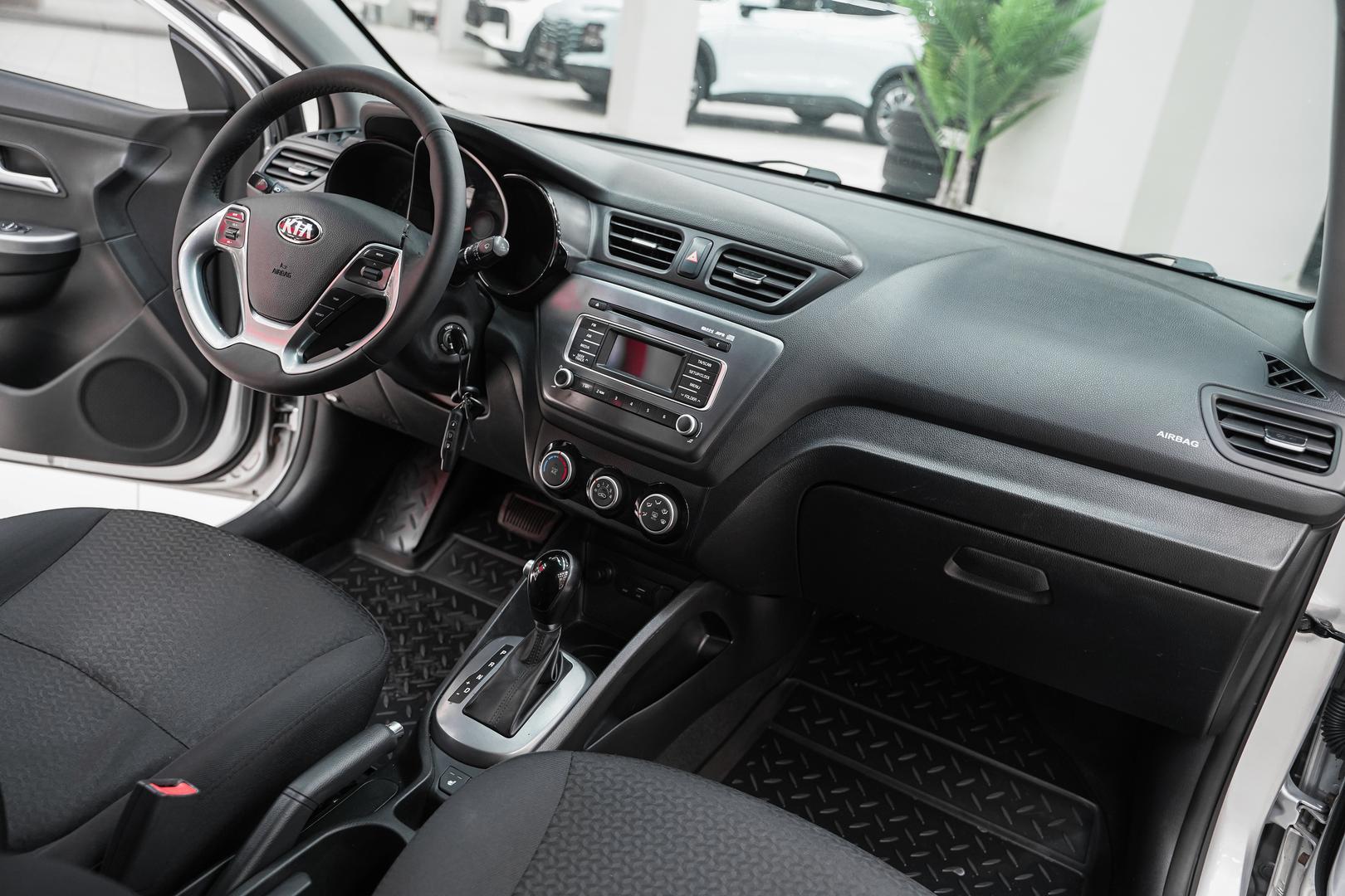Kia Rio 2015, серебряный, ДЦ Орехово