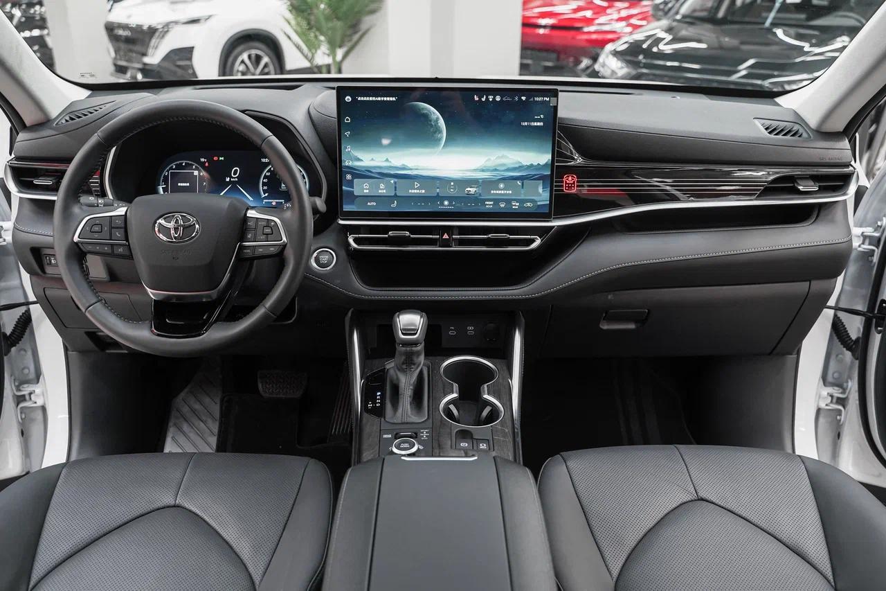 Toyota Highlander 2025, белый, ДЦ Орехово