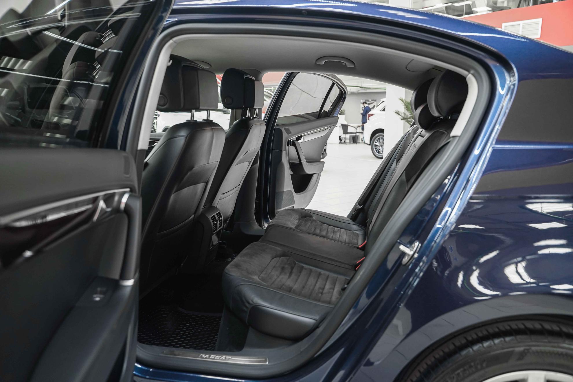 Volkswagen Passat 2014, синий, ДЦ Орехово