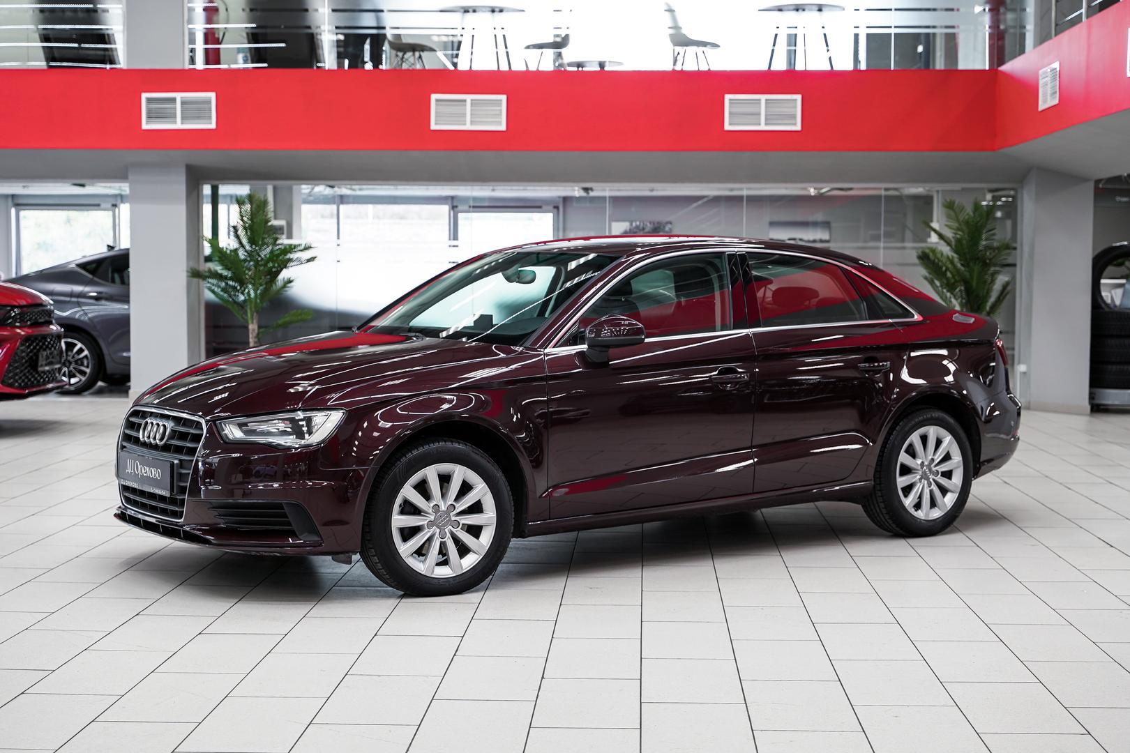 Audi A3 2013, красный, ДЦ Орехово