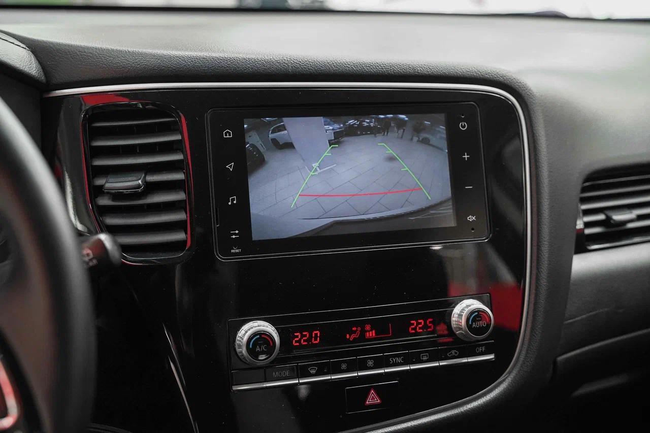 Mitsubishi Outlander 2020, белый, ДЦ Орехово