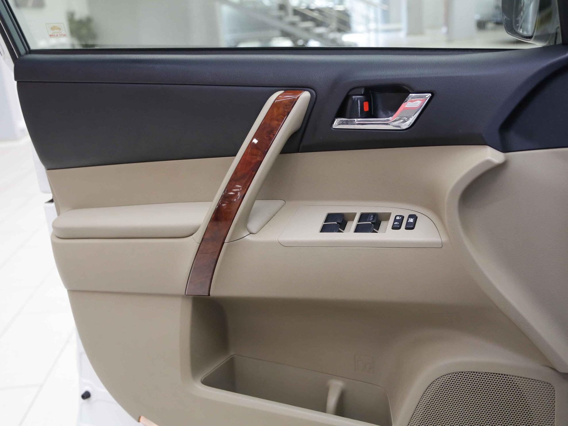 Toyota Highlander 2012, белый, ДЦ Орехово