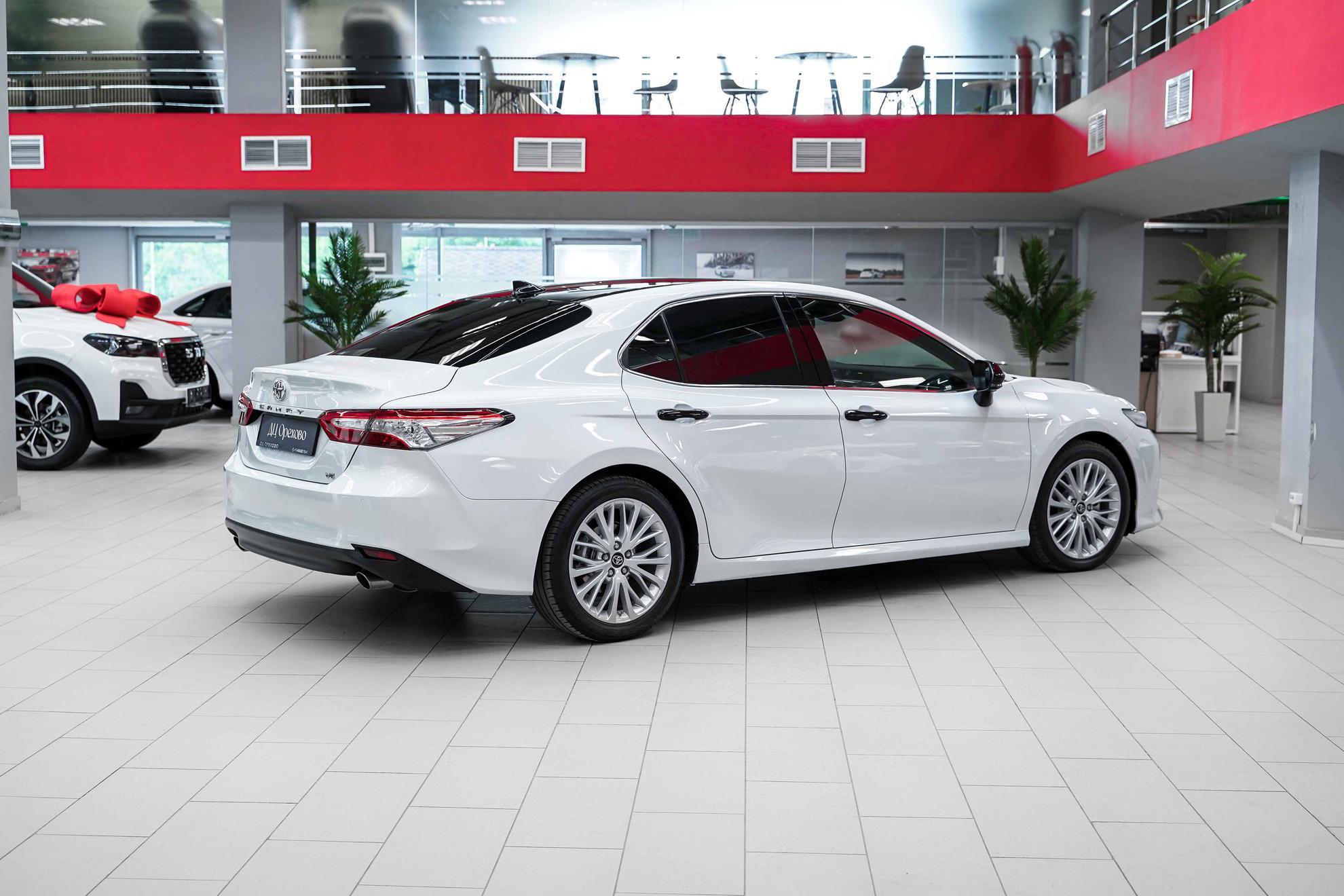 Toyota Camry 2018, белый, ДЦ Орехово