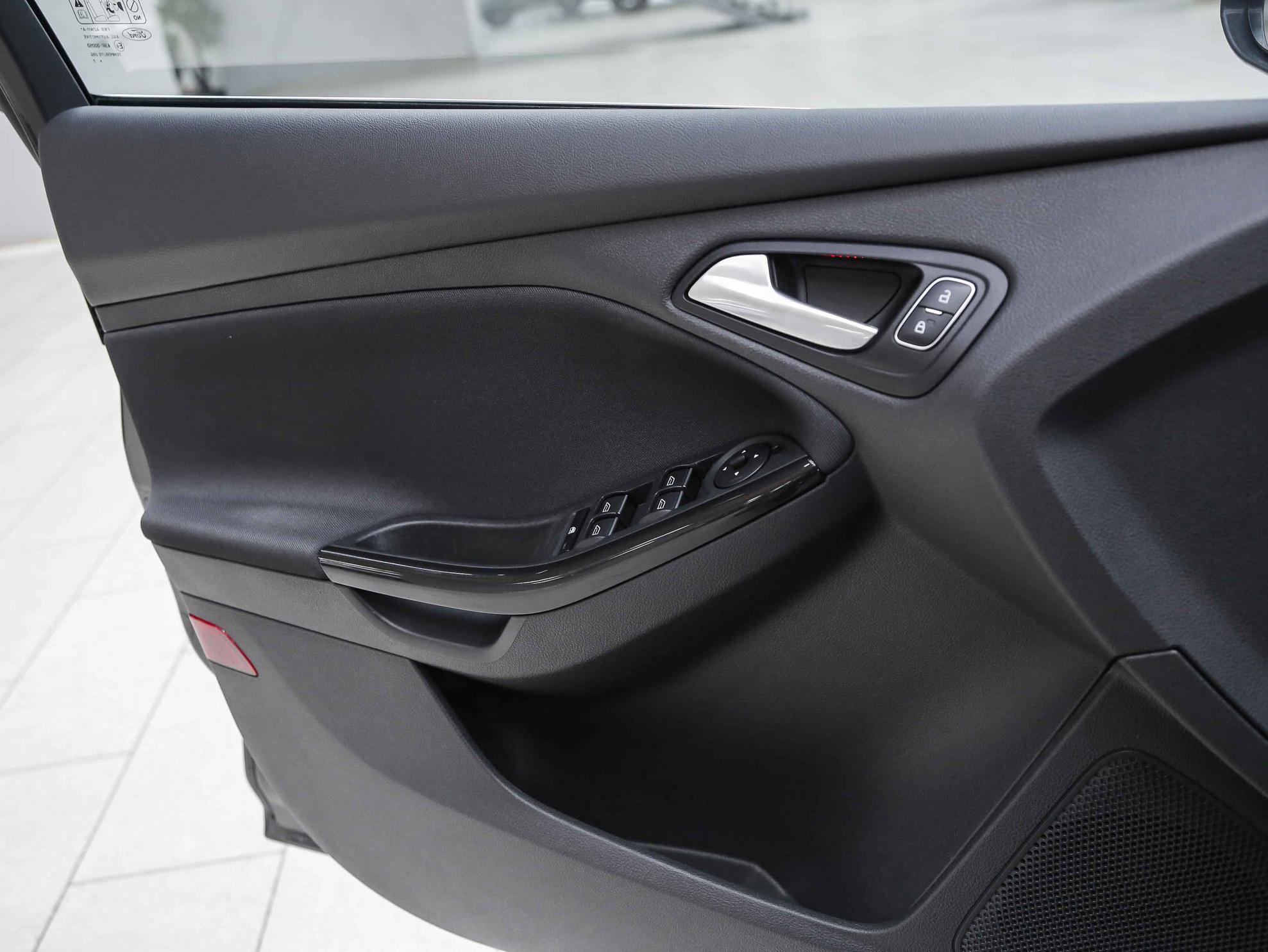 Ford Focus 2017, серый, ДЦ Орехово