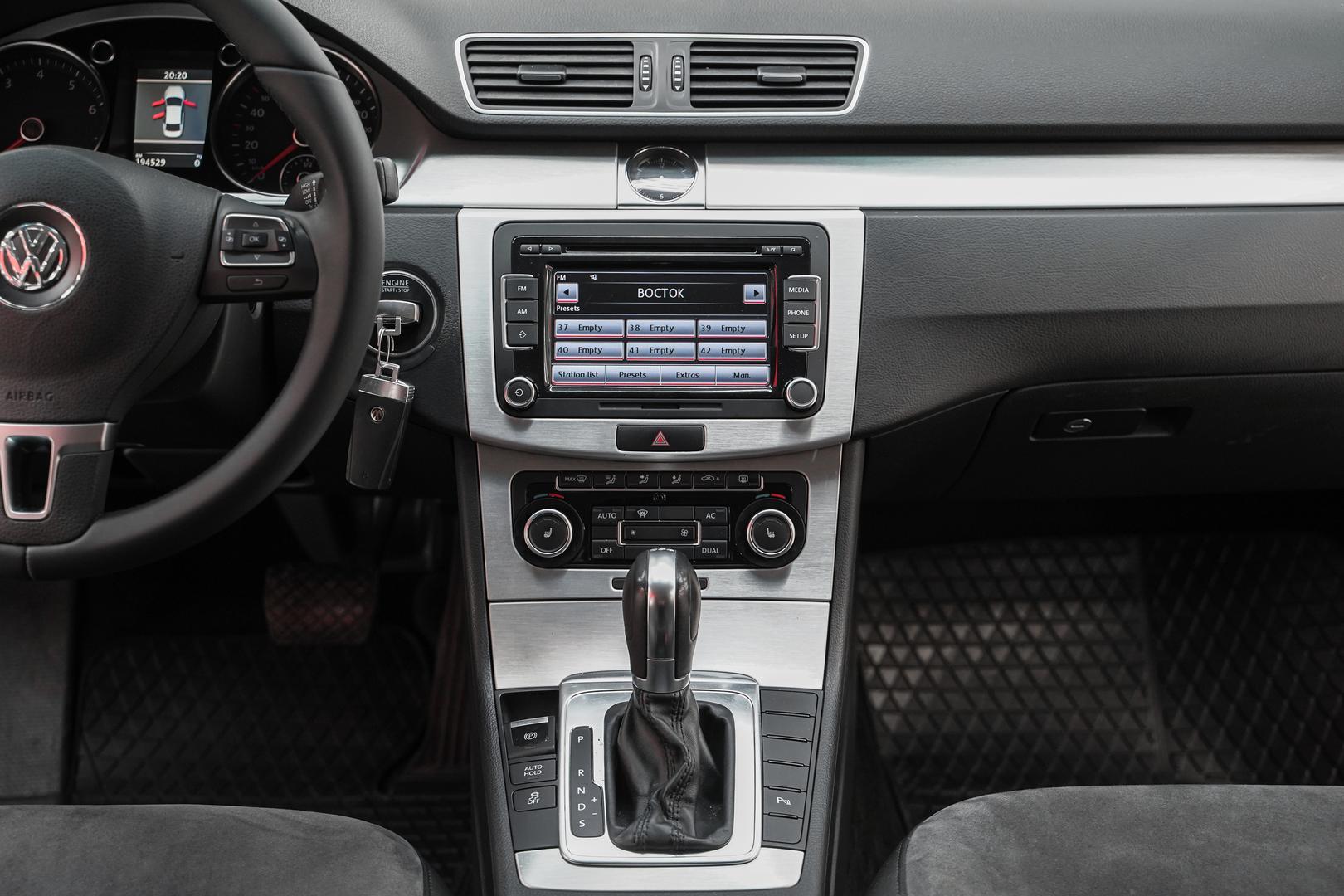 Volkswagen Passat 2011, черный, ДЦ Орехово
