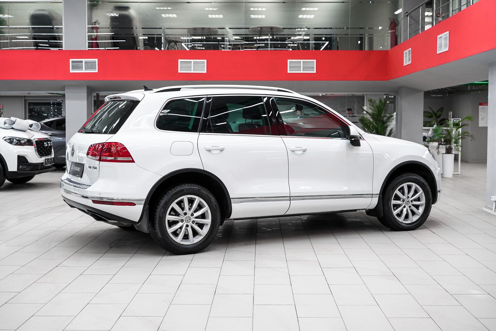 Volkswagen Touareg 2014, белый, ДЦ Орехово