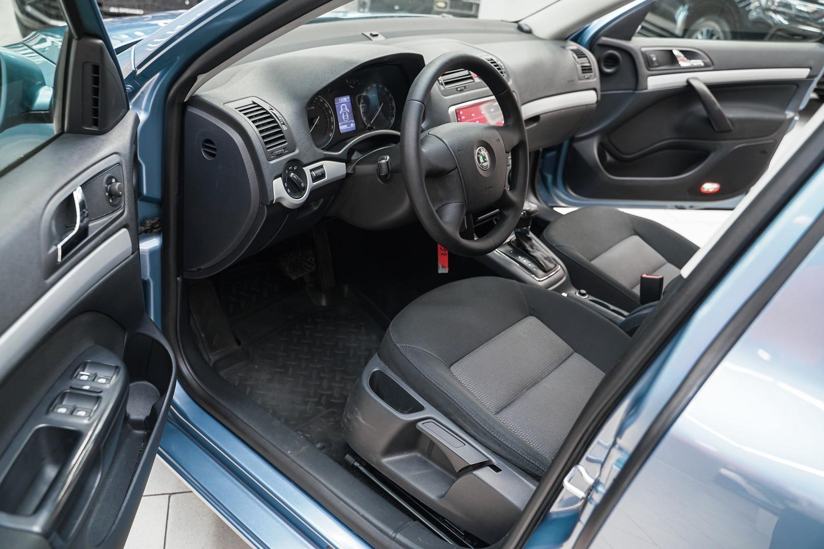 Skoda Octavia 2008, синий, ДЦ Орехово