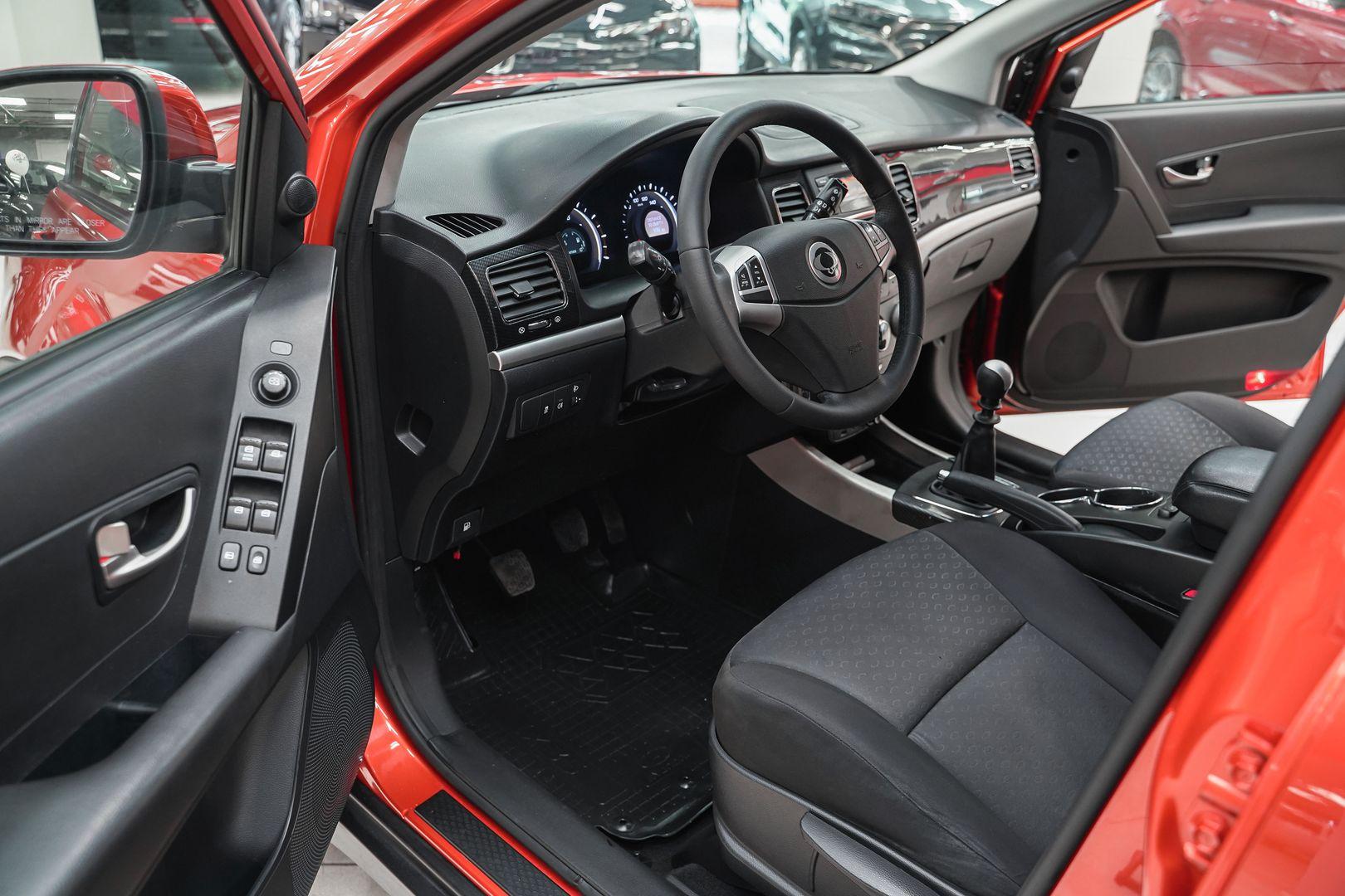 SsangYong Actyon 2012, красный, ДЦ Орехово