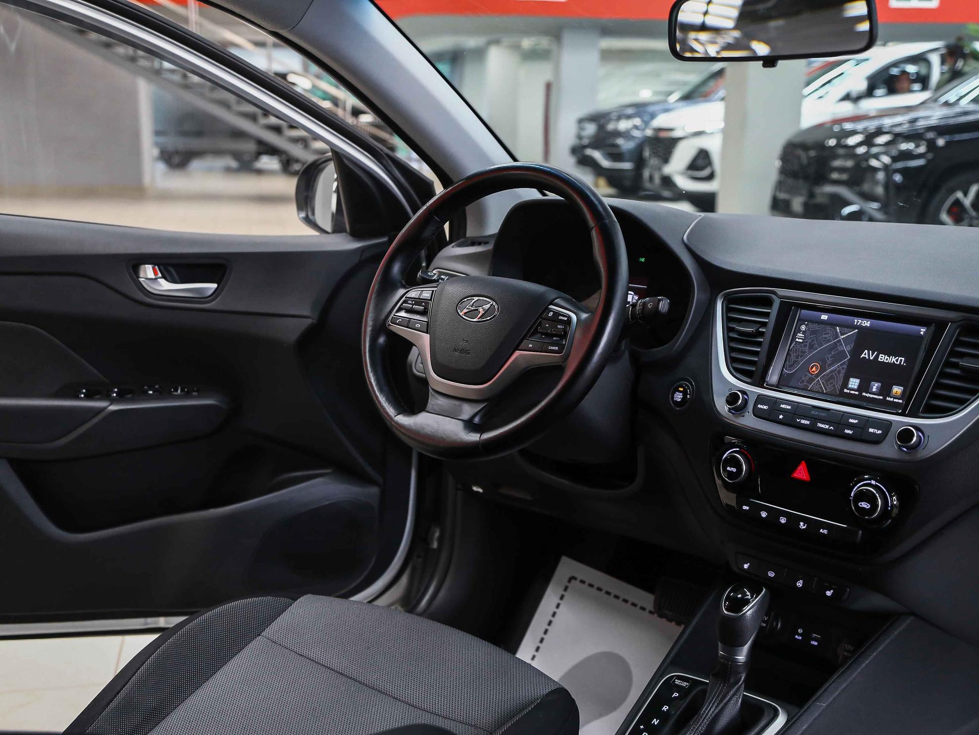 Hyundai Solaris 2017, серебряный, ДЦ Орехово