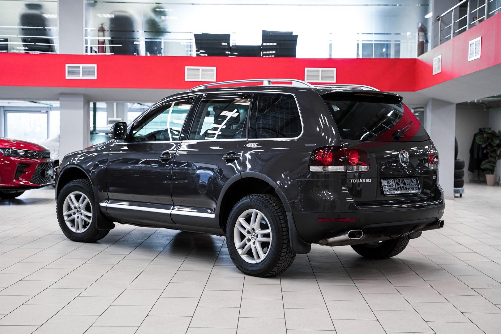 Volkswagen Touareg 2010, серый, ДЦ Орехово