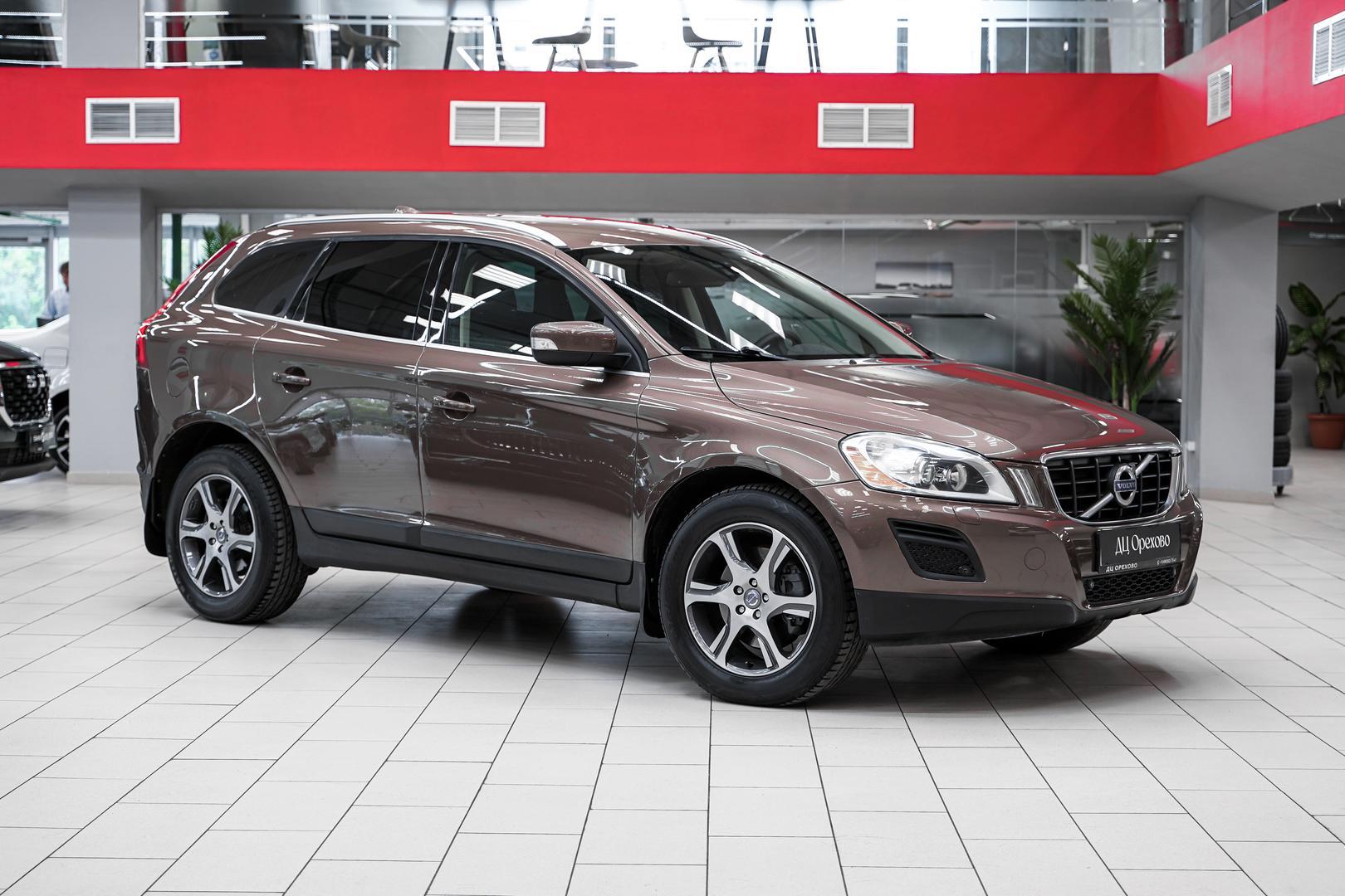 Volvo XC60 2011, золотой, ДЦ Орехово