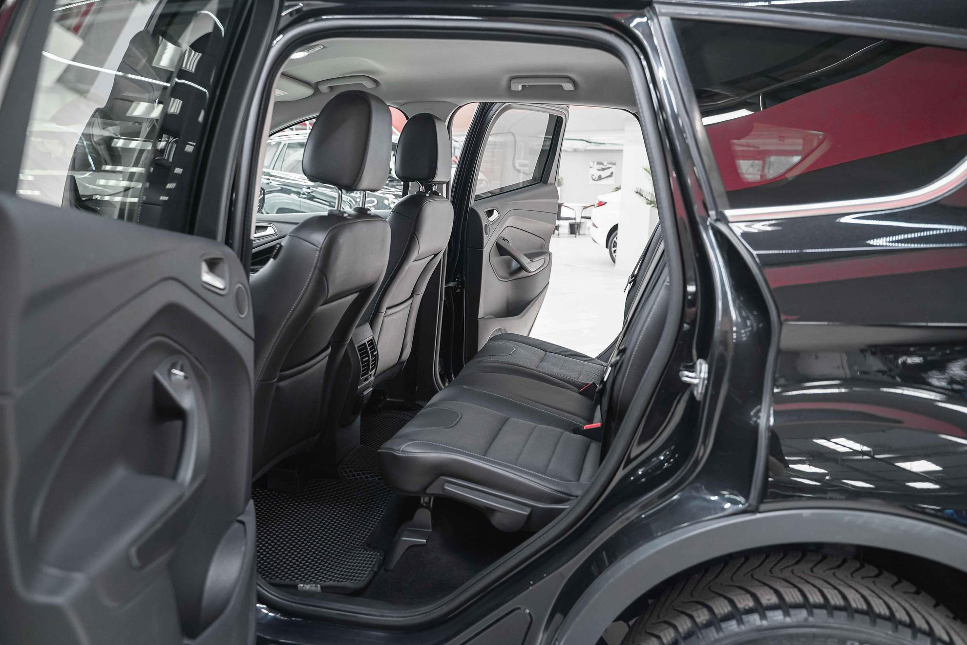 Ford Kuga 2014, черный, ДЦ Орехово