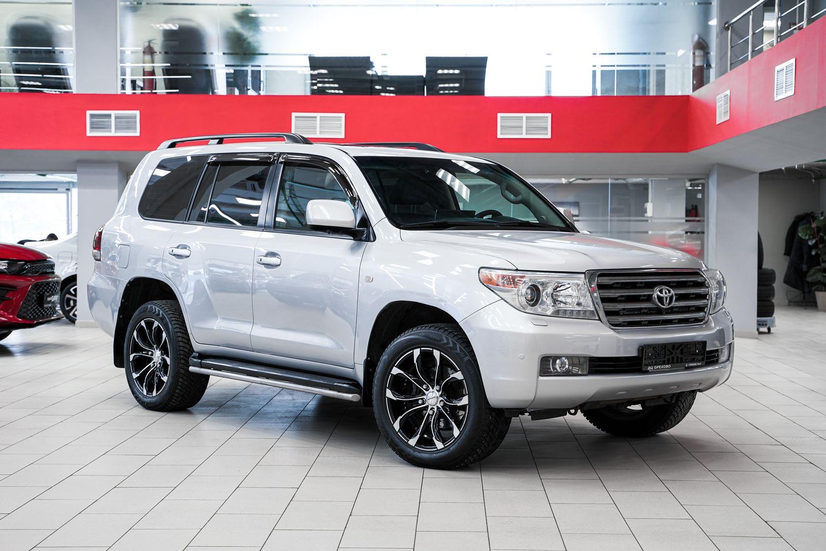 Toyota Land Cruiser 2008, серебряный, ДЦ Орехово