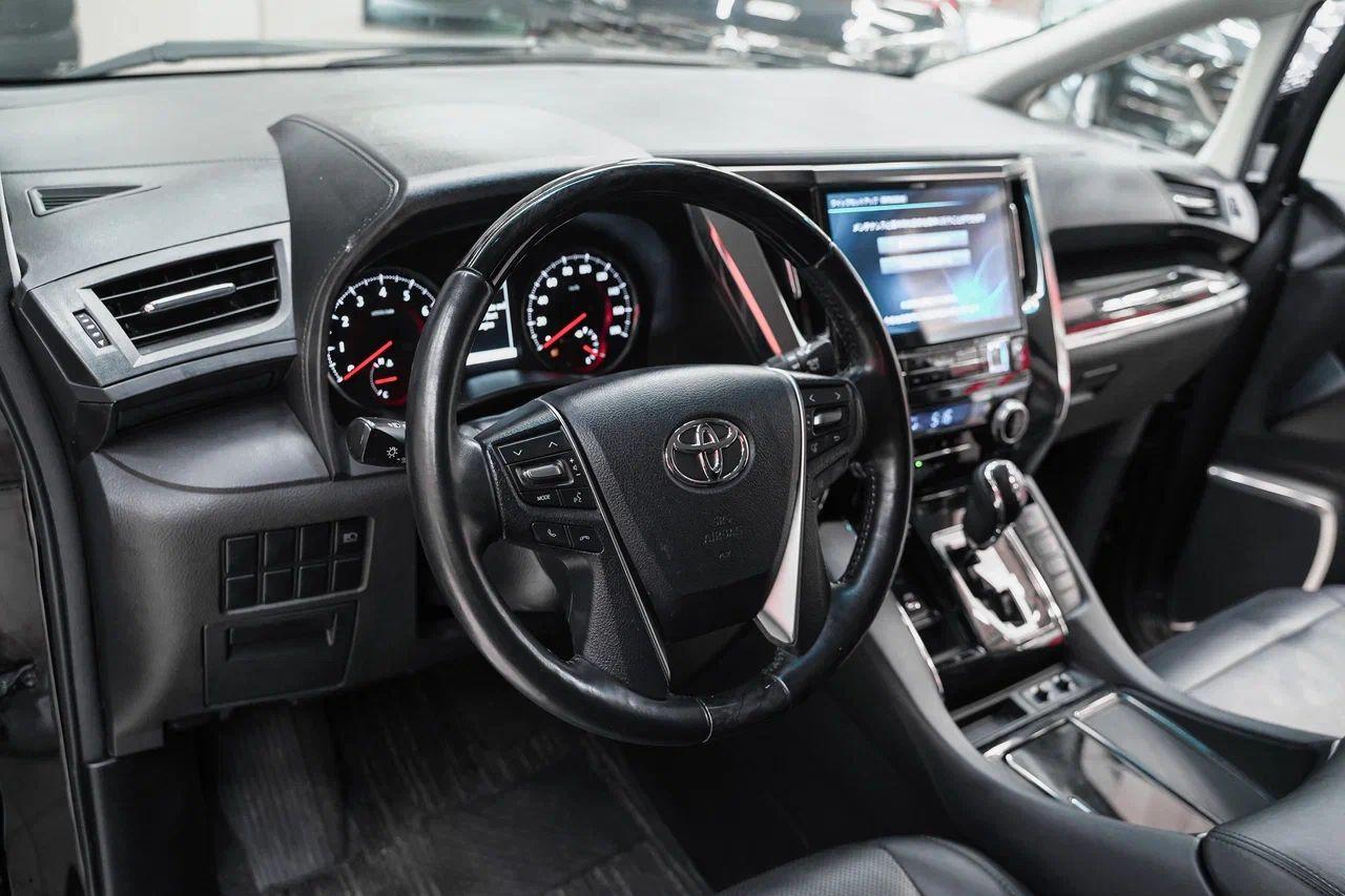 Toyota Alphard 2019, черный, ДЦ Орехово