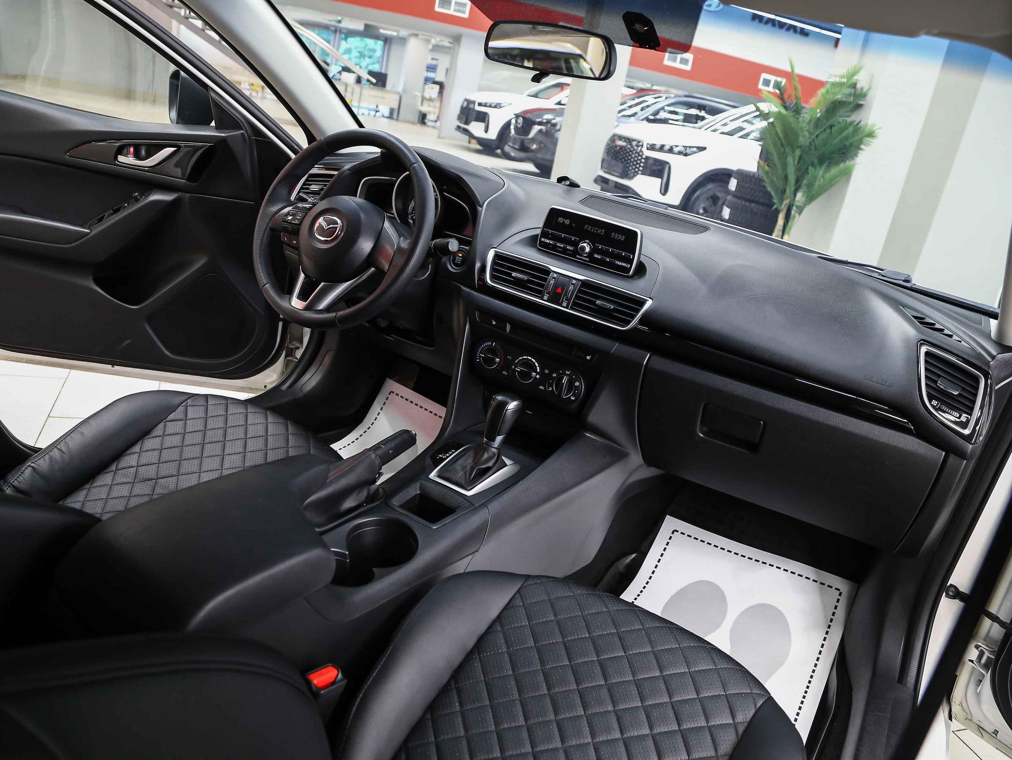 Mazda 3 2014, белый, ДЦ Орехово