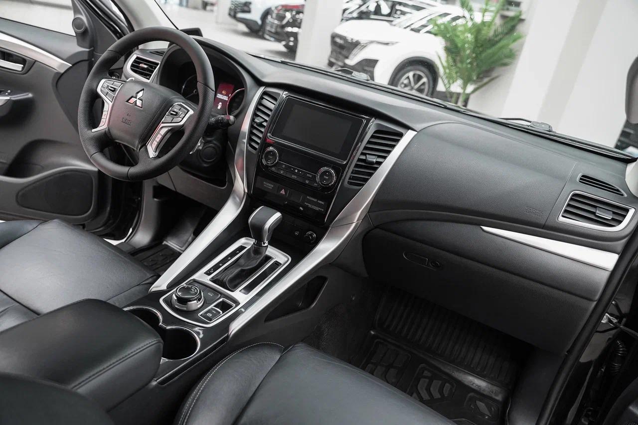 Mitsubishi Pajero Sport 2018, черный, ДЦ Орехово
