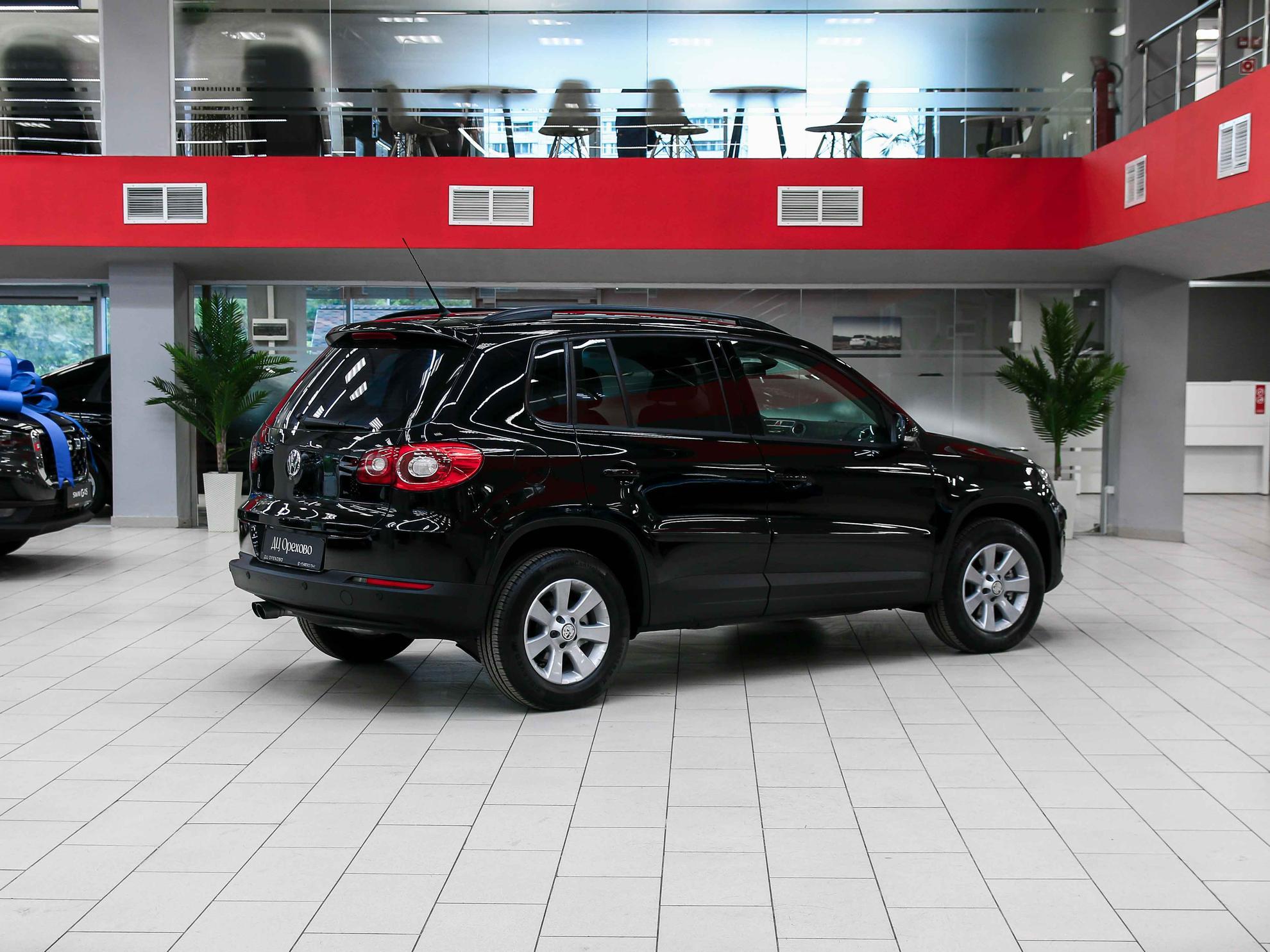 Volkswagen Tiguan 2009, черный, ДЦ Орехово