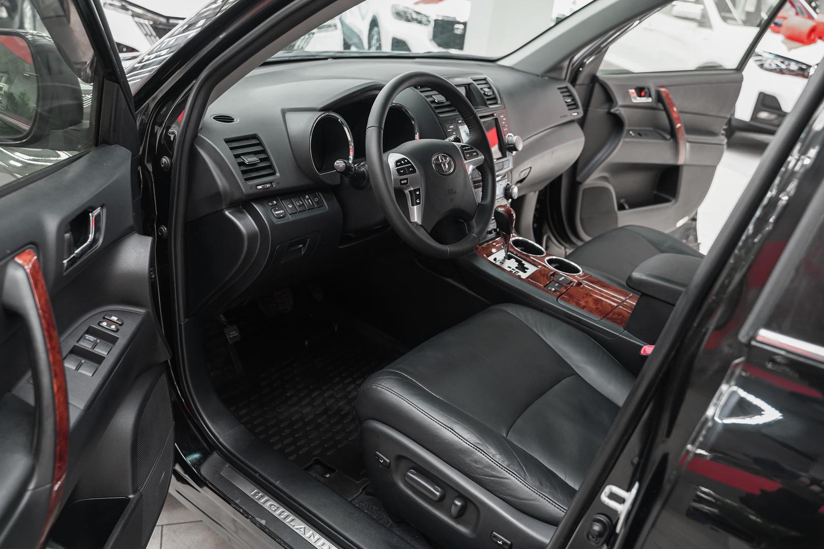 Toyota Highlander 2012, черный, ДЦ Орехово