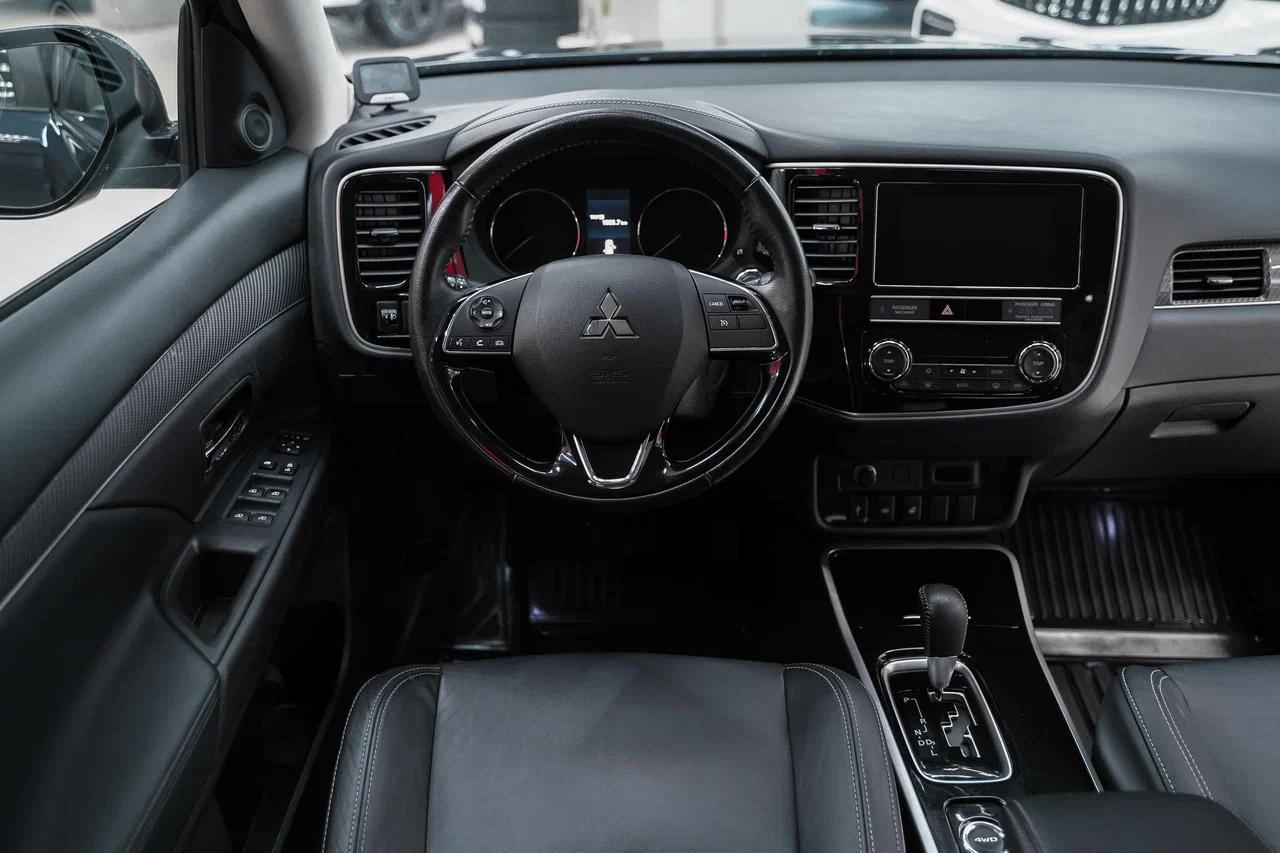 Mitsubishi Outlander 2019, синий, ДЦ Орехово