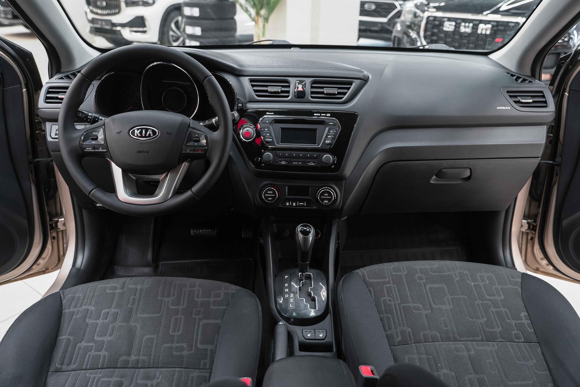 Kia Rio 2012, бежевый, ДЦ Орехово