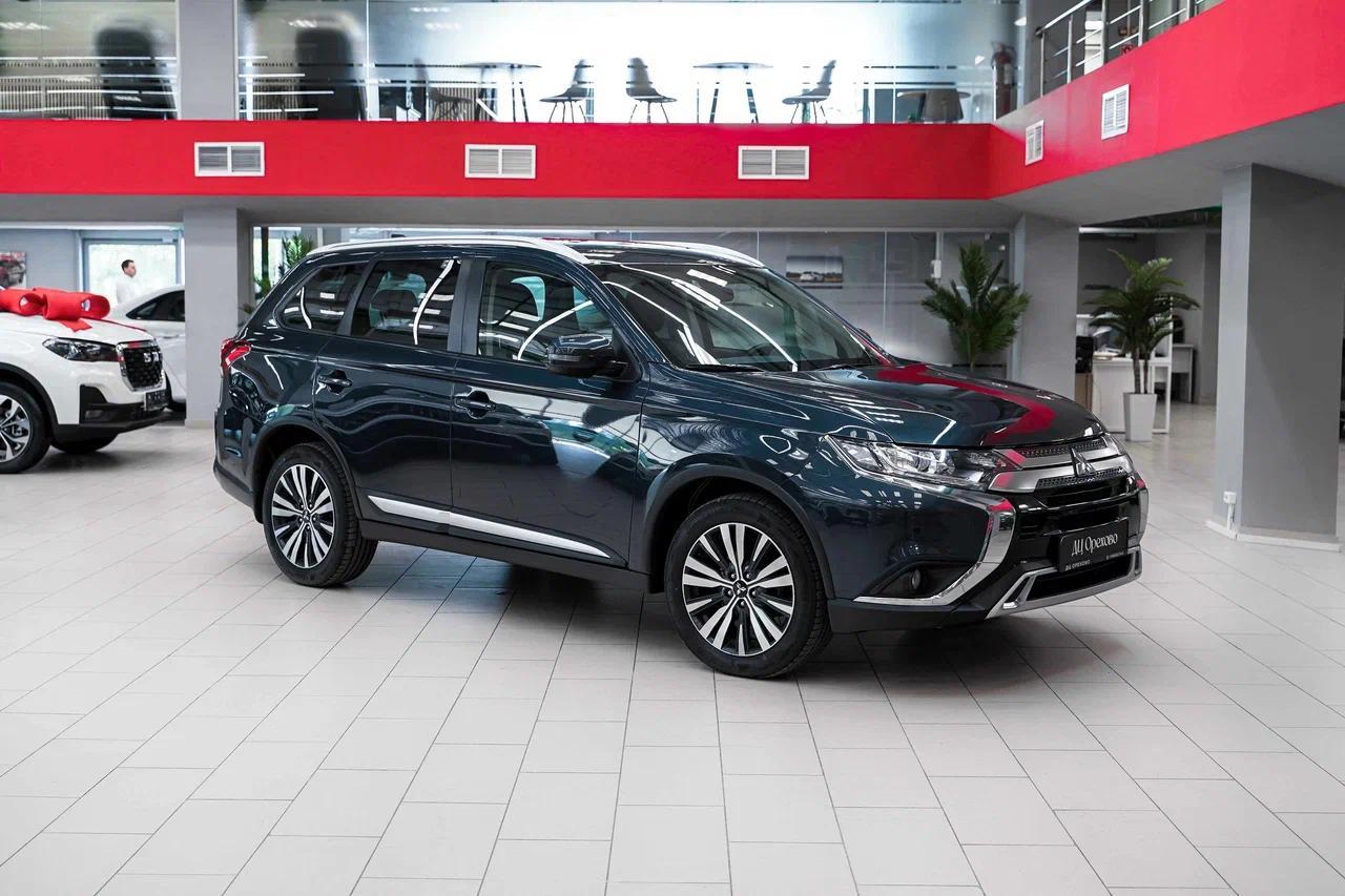 Mitsubishi Outlander 2019, синий, ДЦ Орехово