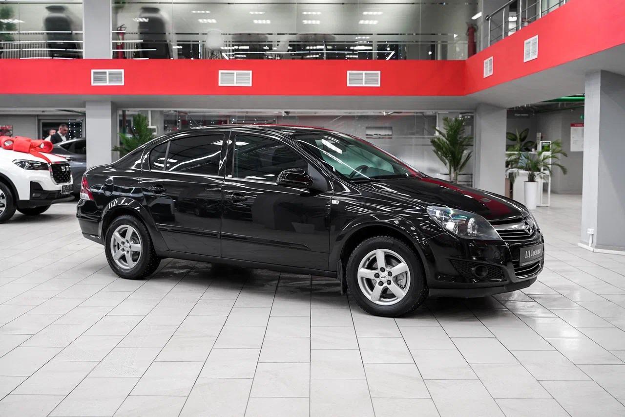 Opel Astra 2010, черный, ДЦ Орехово