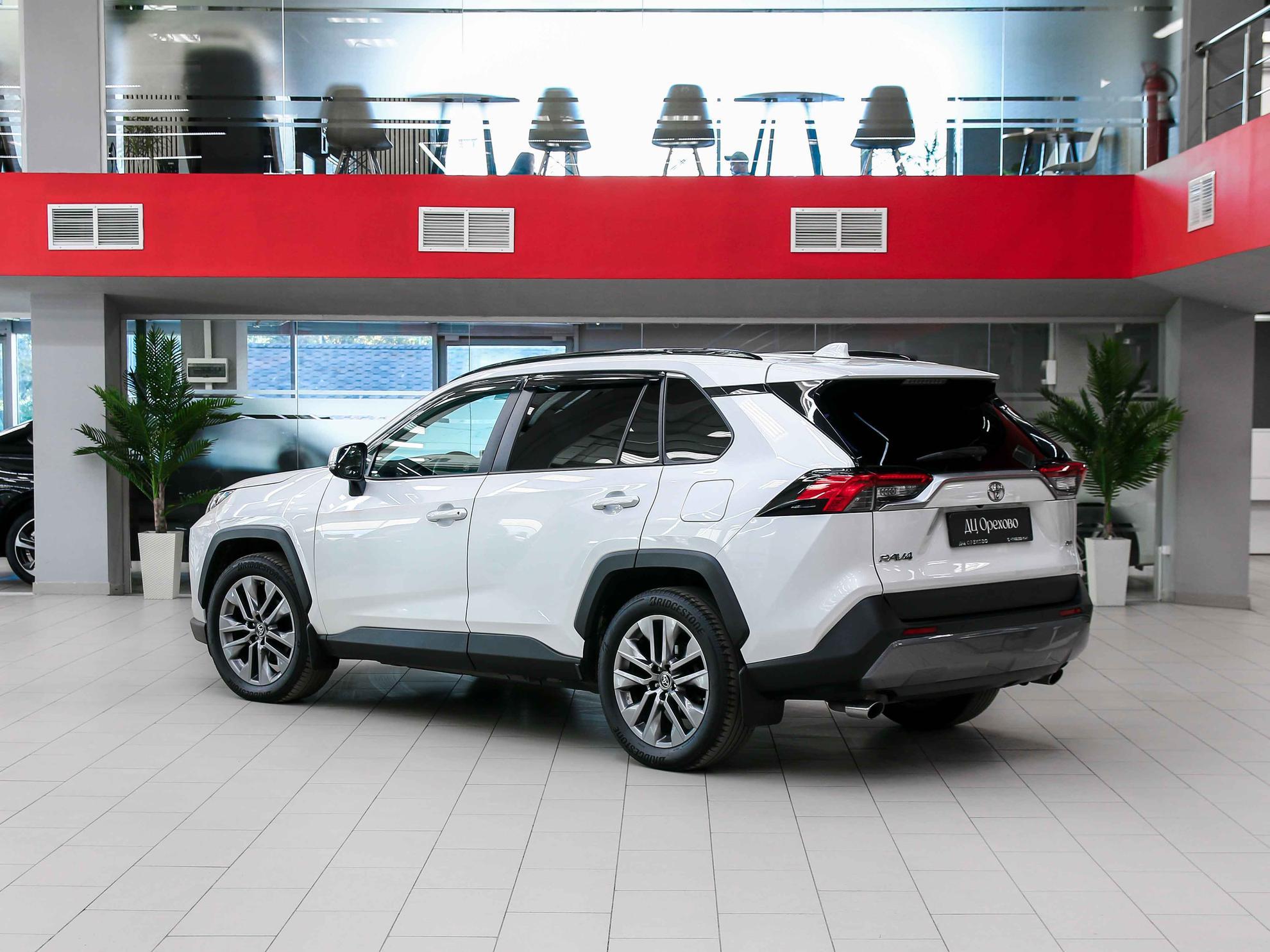 Toyota RAV4 2022, белый, ДЦ Орехово
