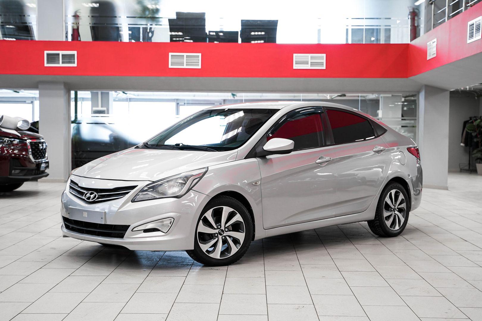Hyundai Solaris 2015, серебряный, ДЦ Орехово