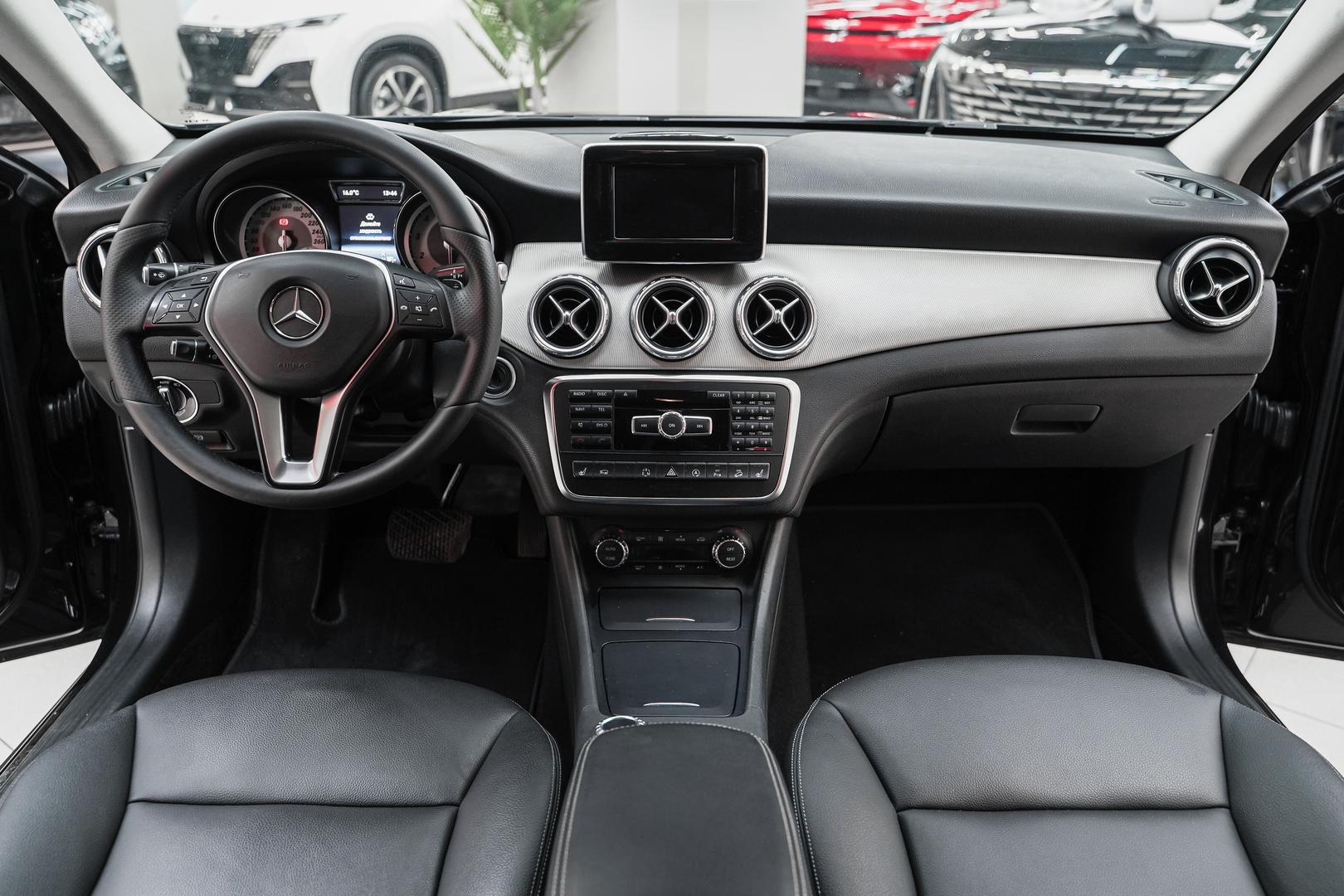 Mercedes-Benz GLA 2015, черный, ДЦ Орехово