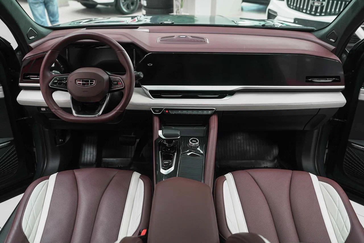 Geely Monjaro 2023, серый, ДЦ Орехово