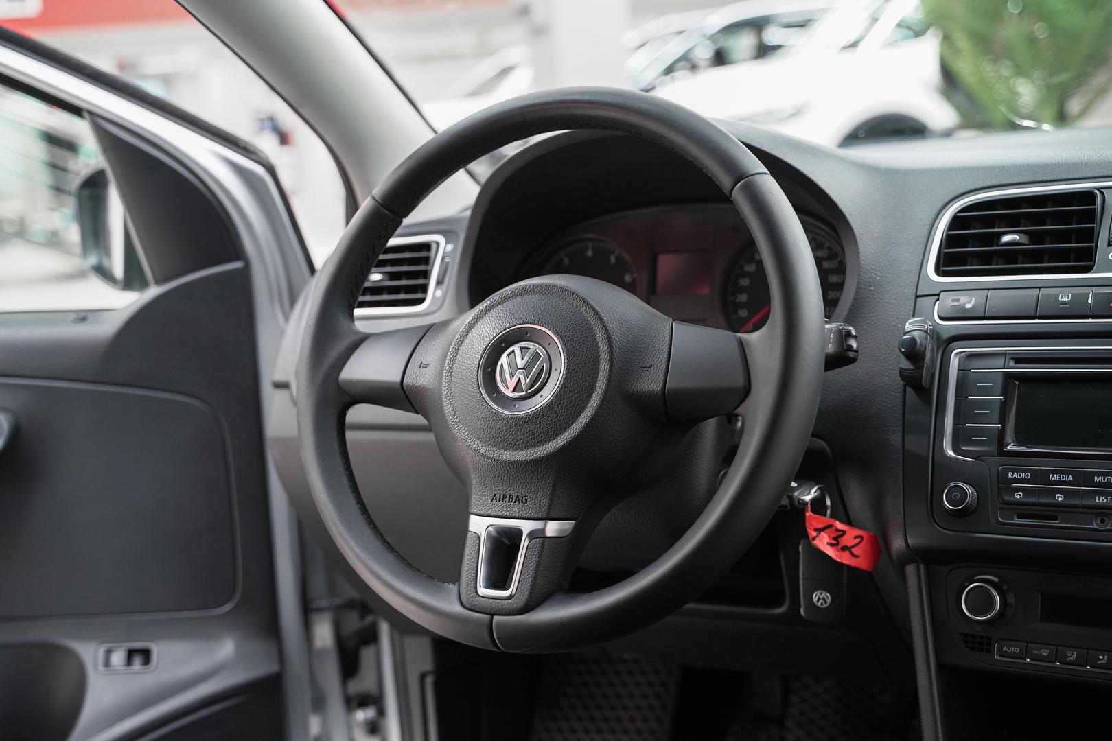 Volkswagen Polo 2013, серебряный, ДЦ Орехово