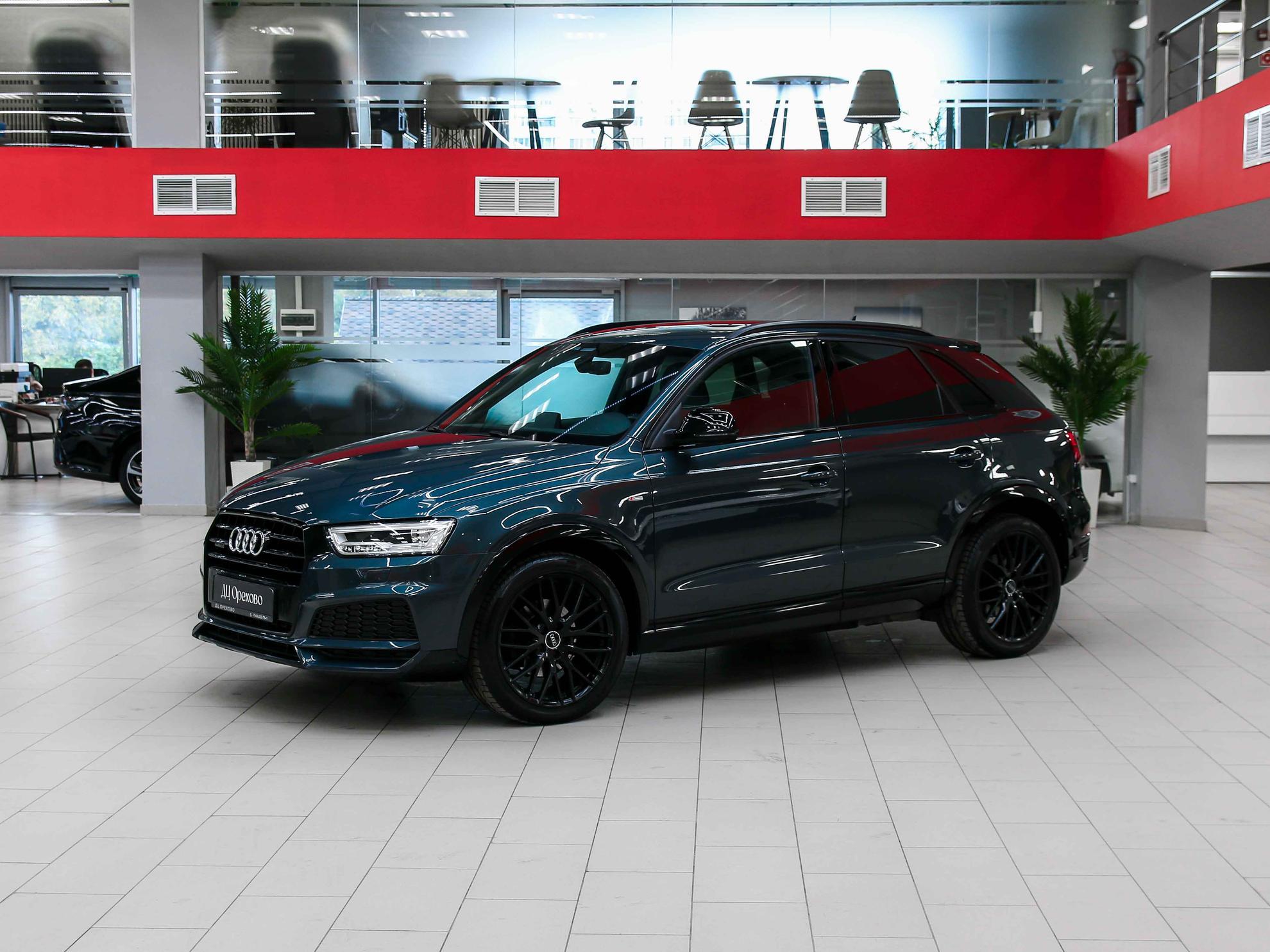 Audi Q3 2017, зеленый, ДЦ Орехово