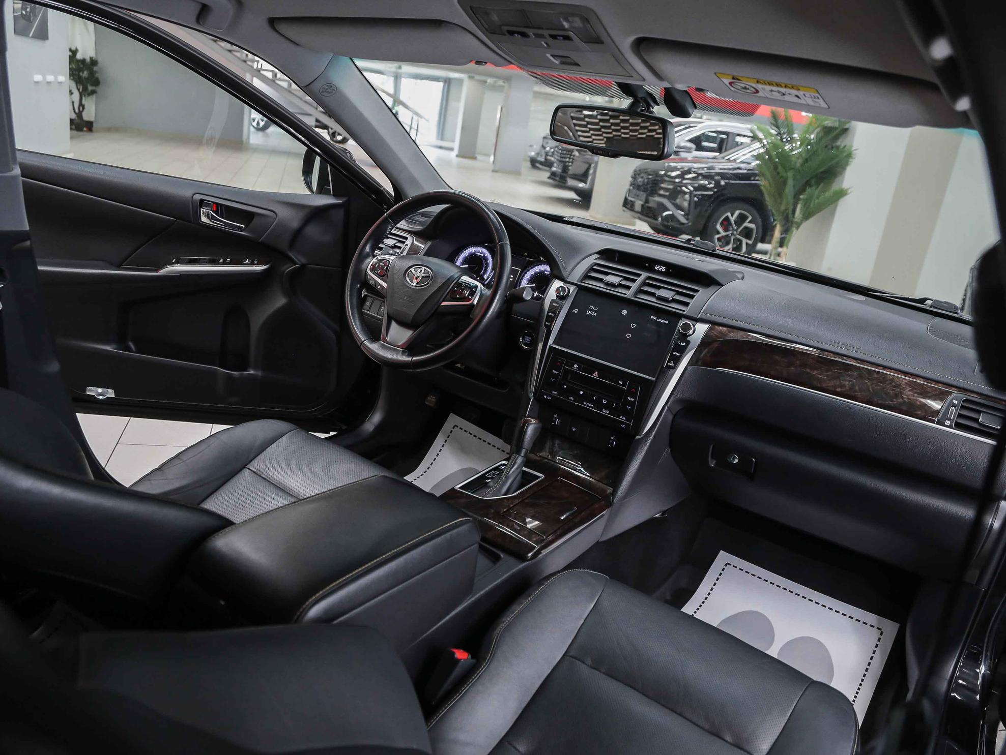 Toyota Camry 2017, черный, ДЦ Орехово