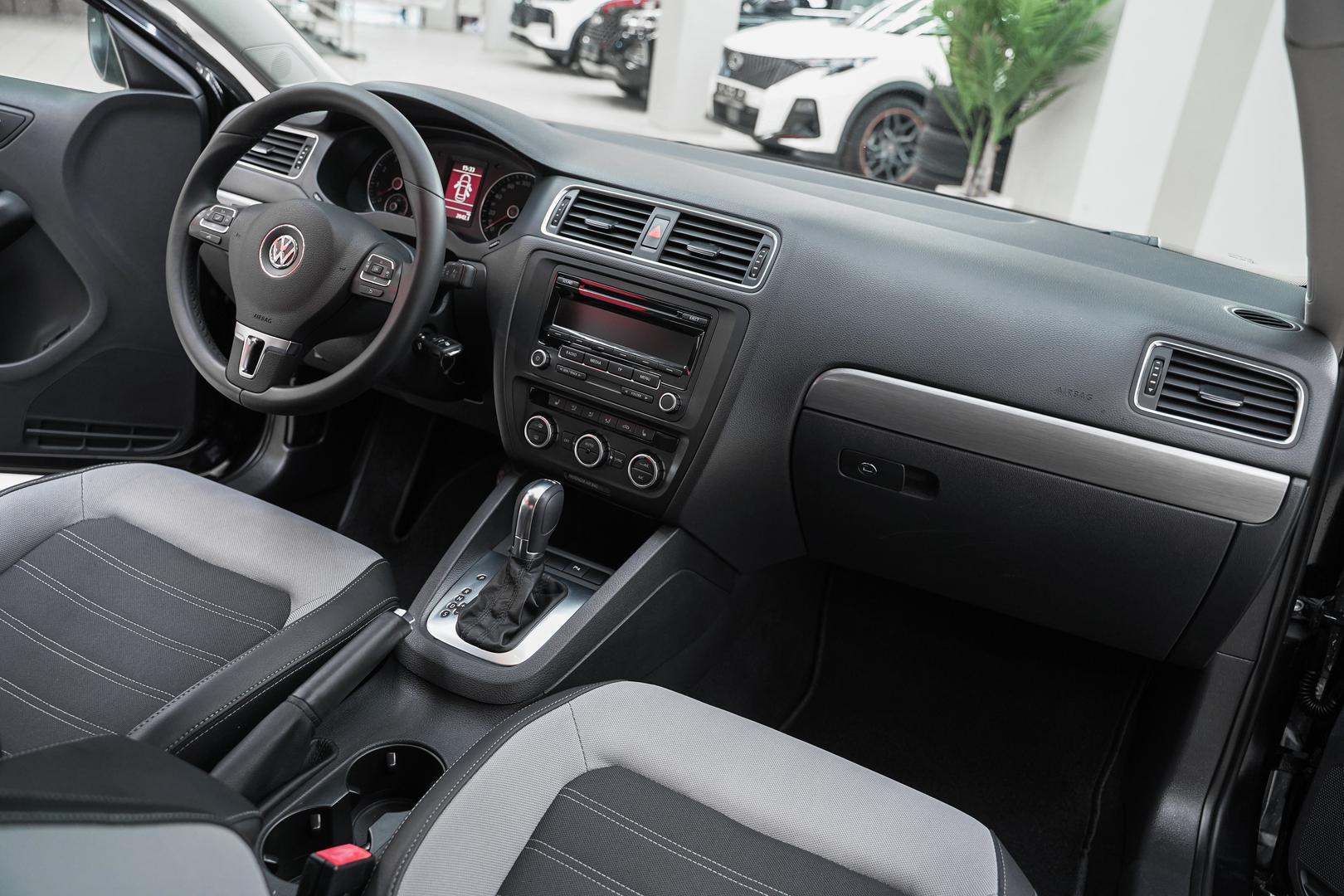 Volkswagen Jetta 2013, черный, ДЦ Орехово