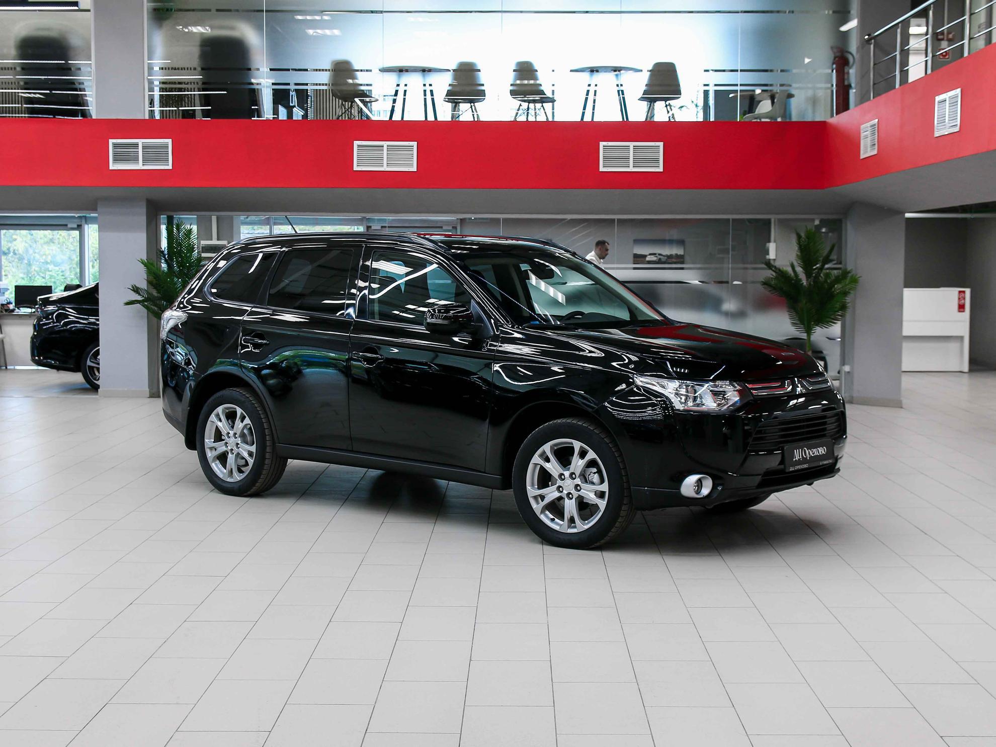 Mitsubishi Outlander 2013, черный, ДЦ Орехово