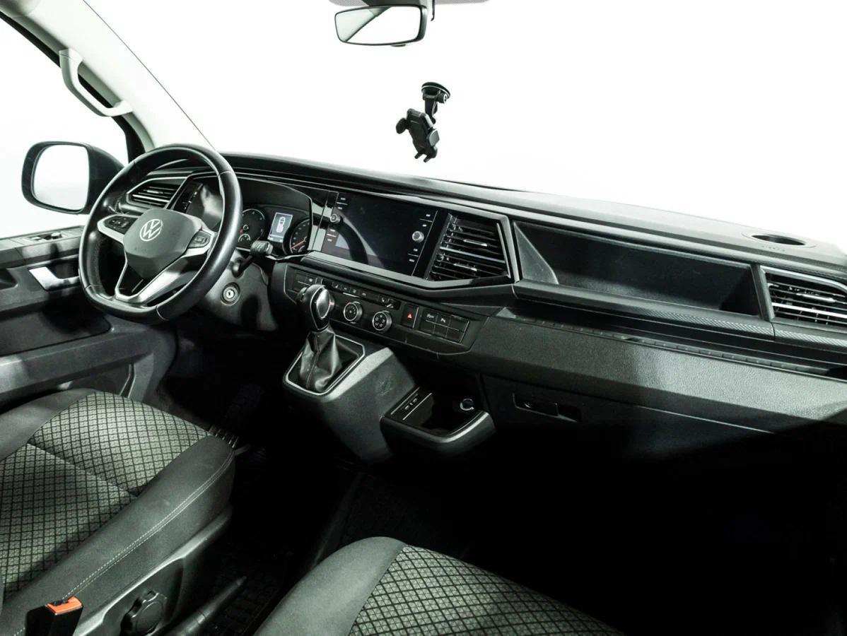 Volkswagen Multivan 2021, черный, ДЦ Орехово